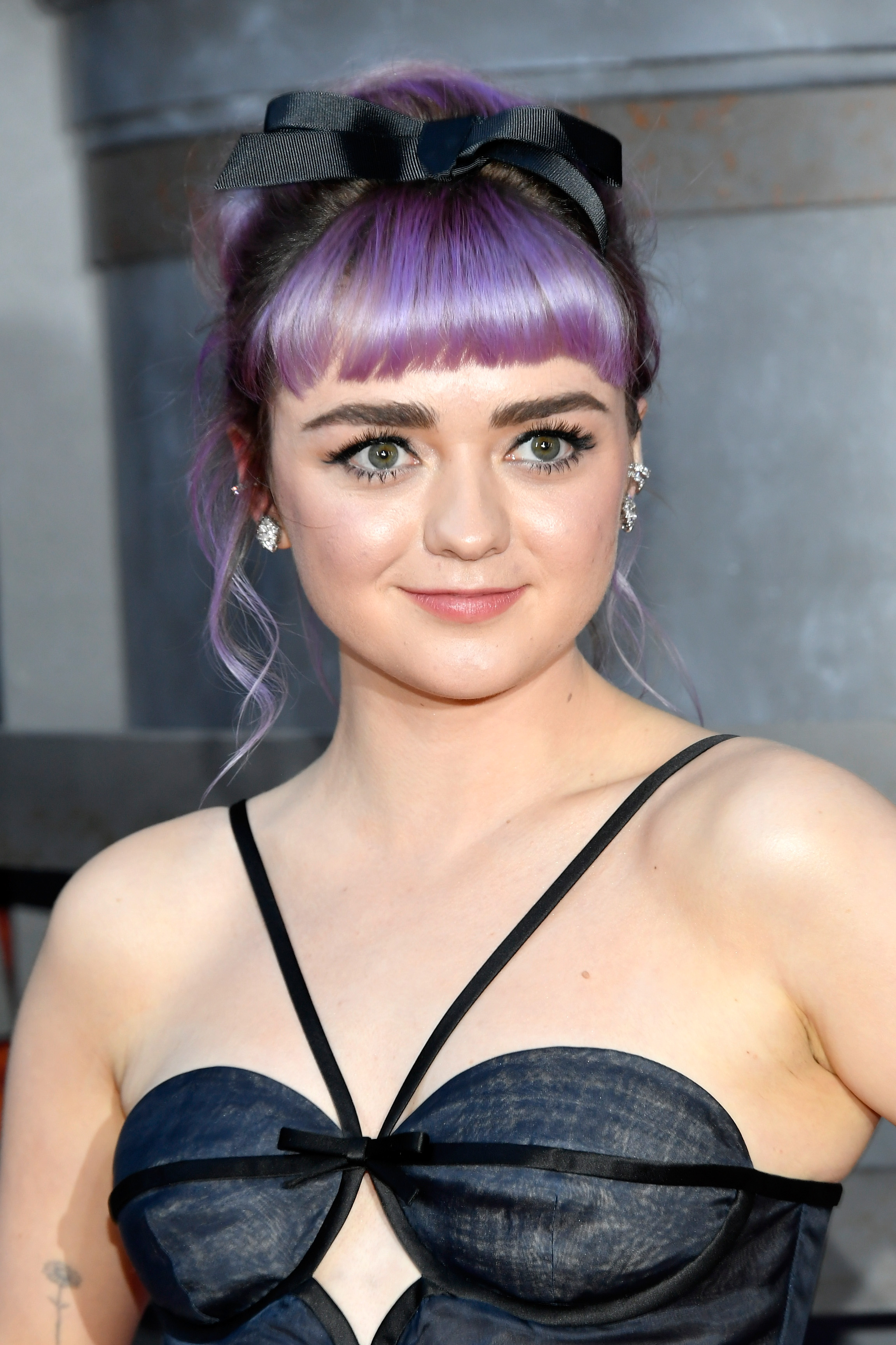 Maisie Williams Short Hair 4K Wallpapers