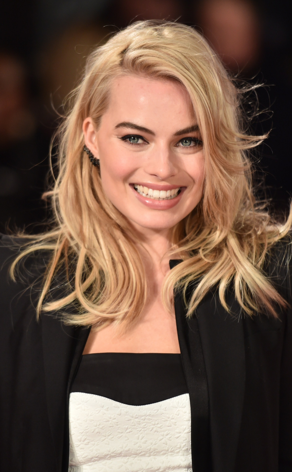 Margot Robbie Beautiful Smile Wallpapers