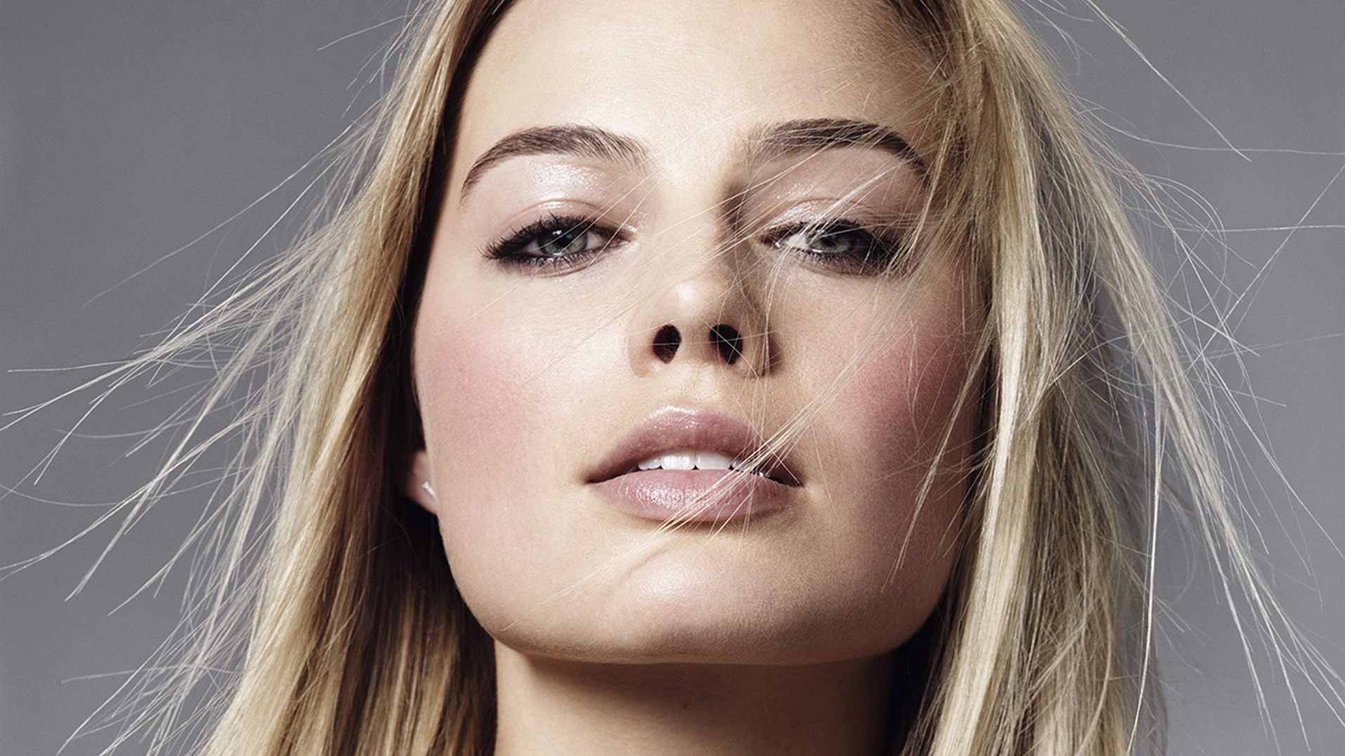 Margot Robbie Face Wallpapers