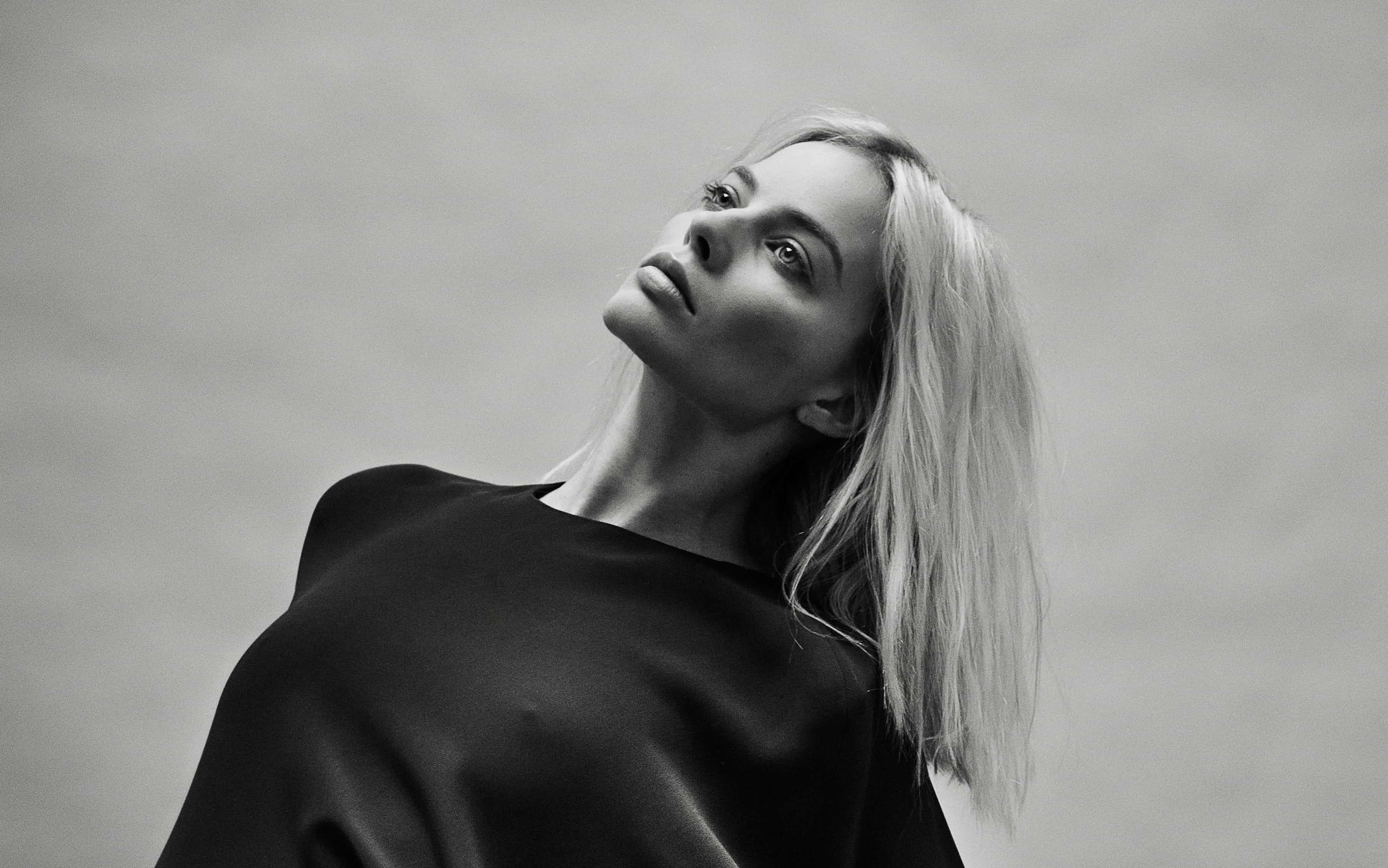 Margot Robbie Monochrome Wallpapers