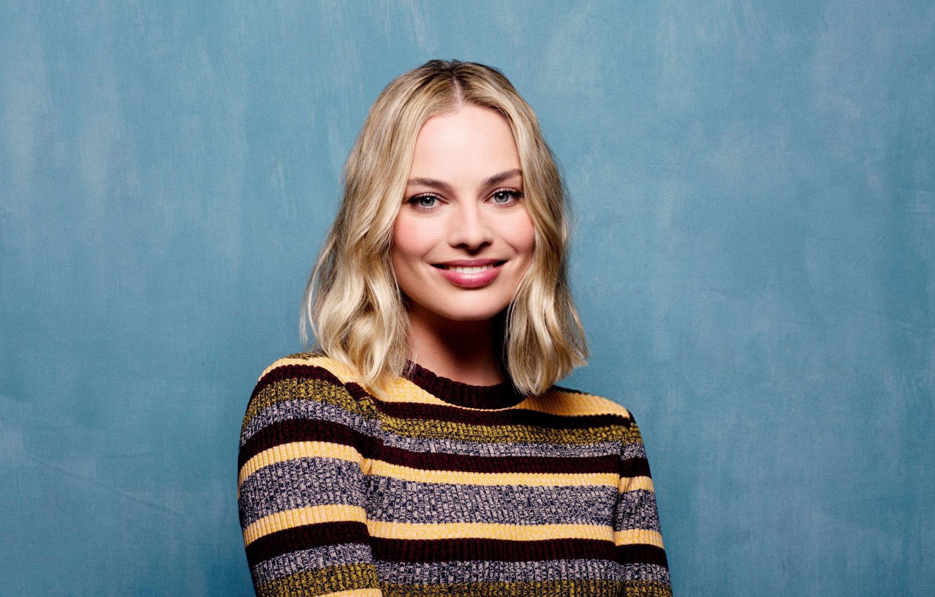 Margot Robbie Smiling Wallpapers