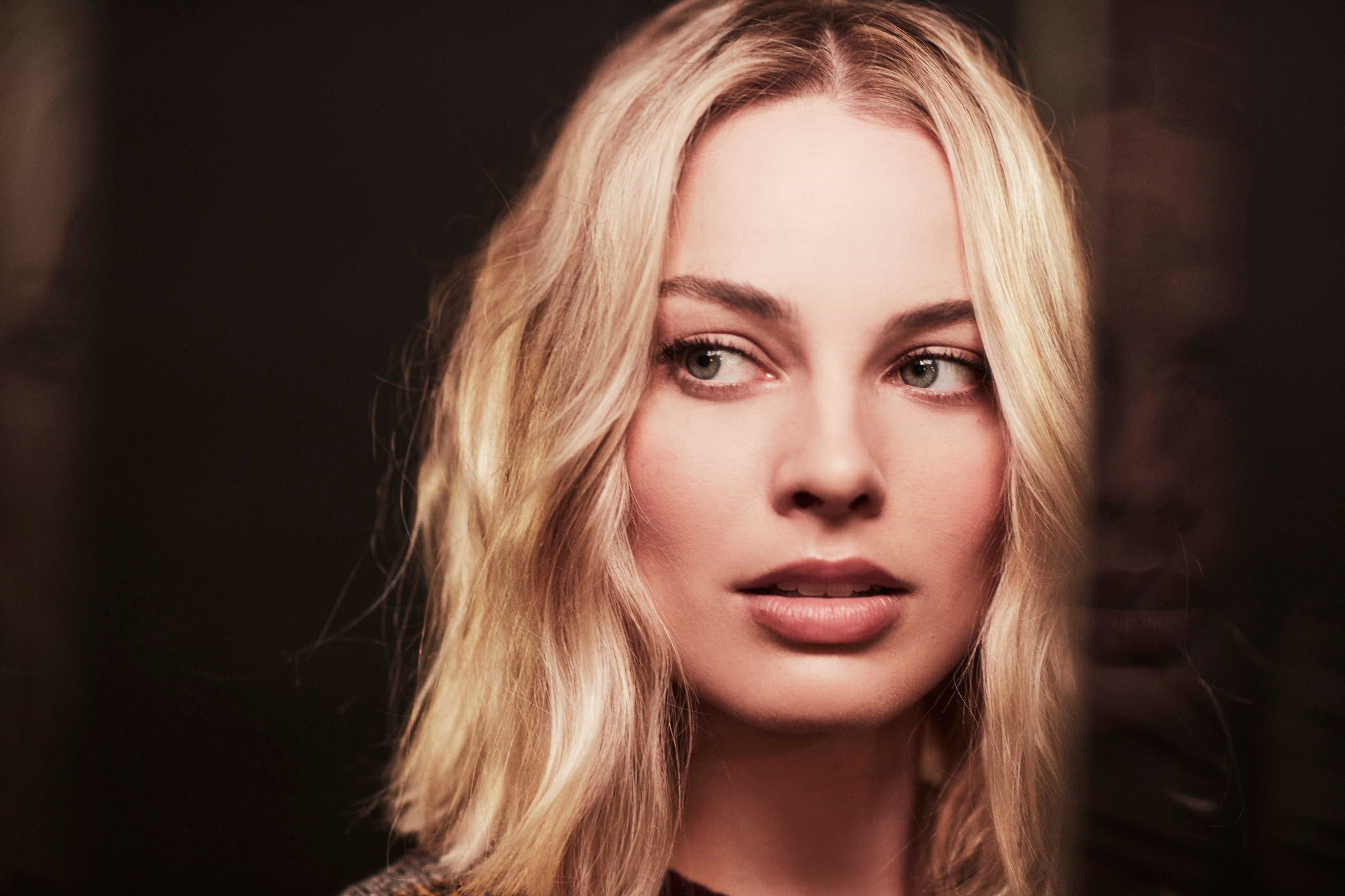 Margot Robbie Wink Wallpapers