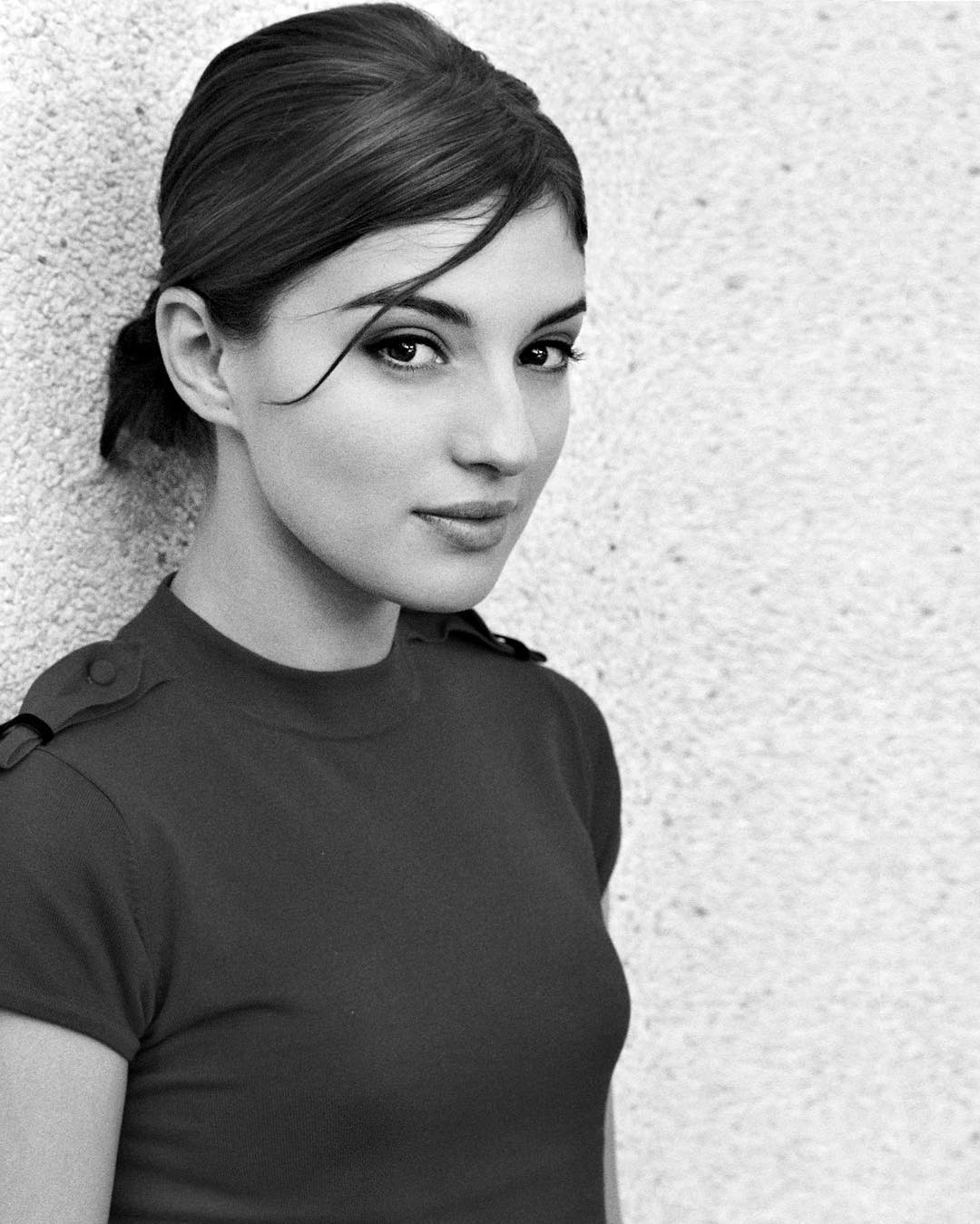 Maria Valverde Monochrome Wallpapers