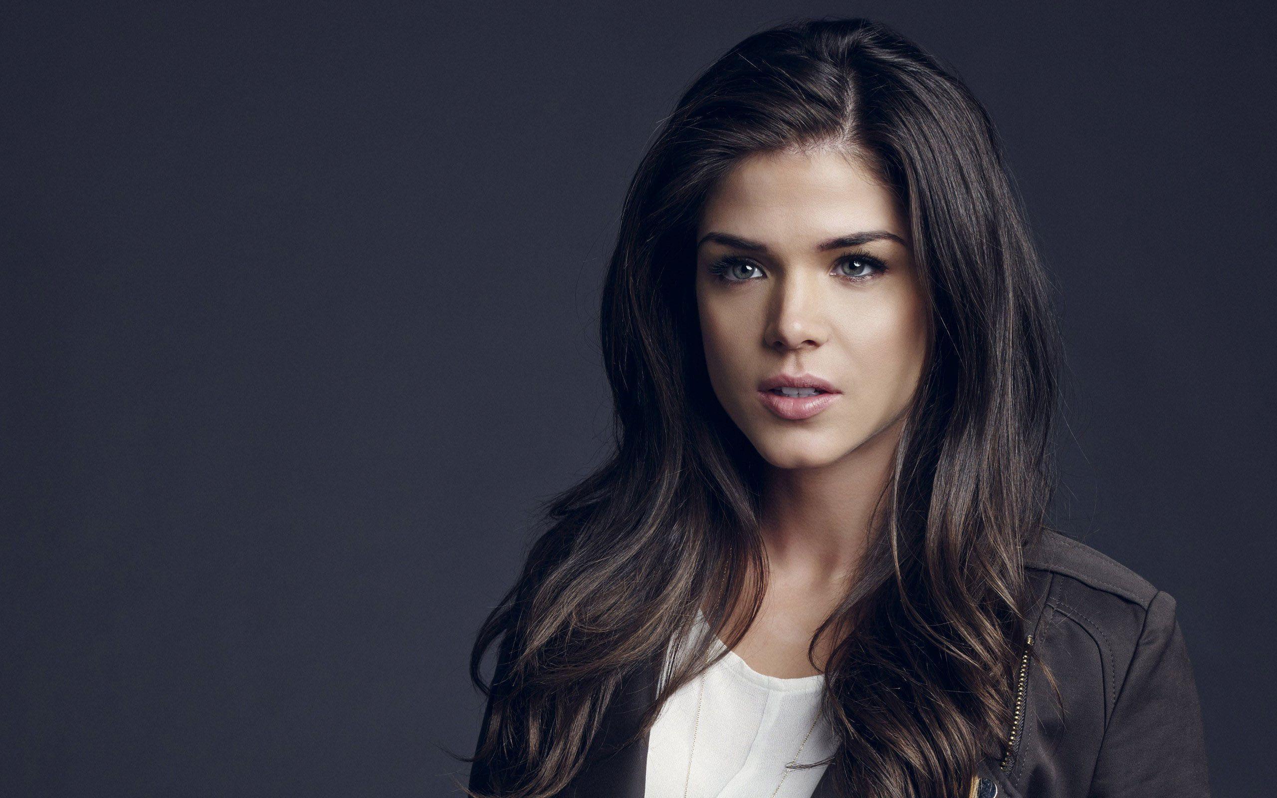 Marie Avgeropoulos Wallpapers