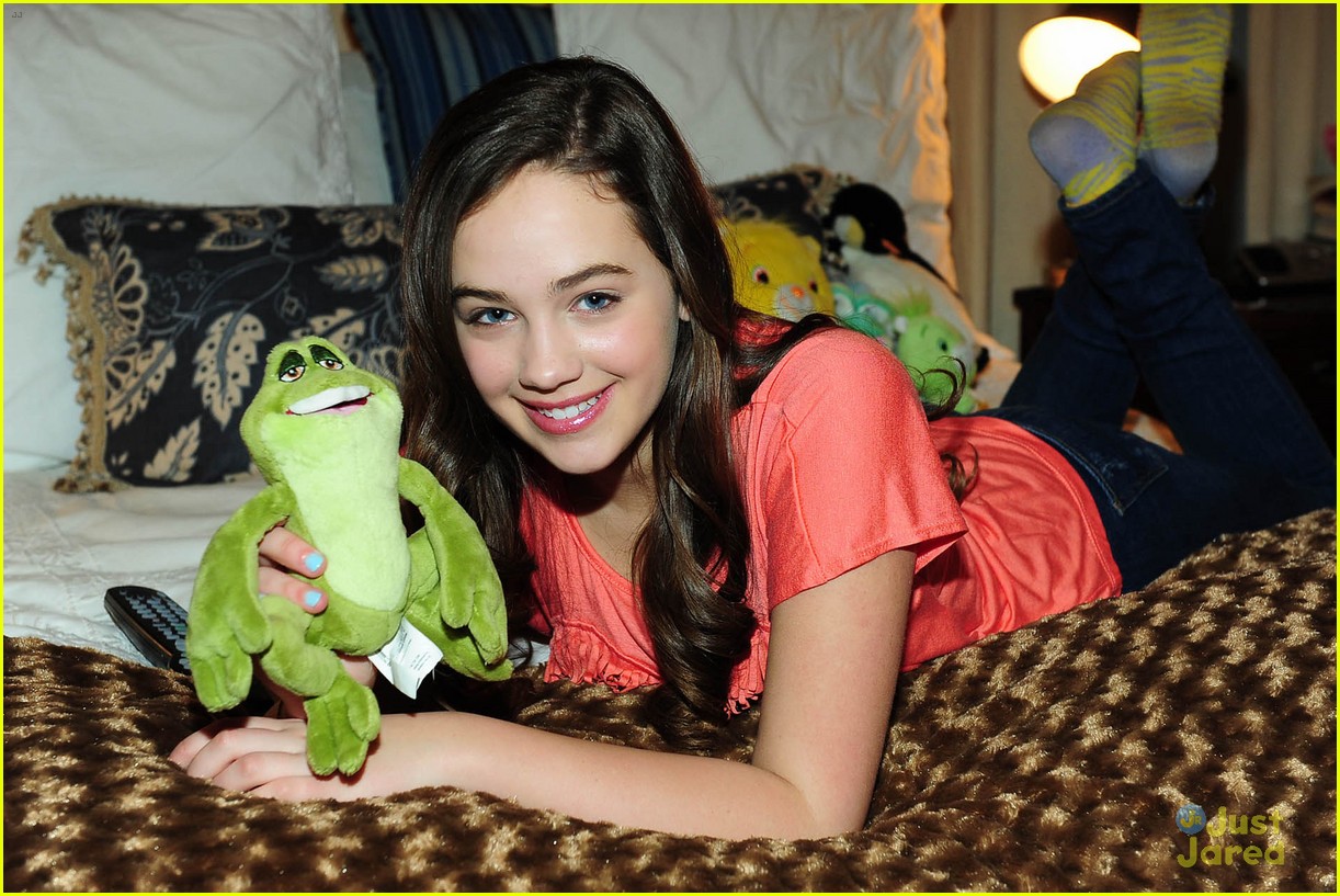 Mary Mouser Wallpapers