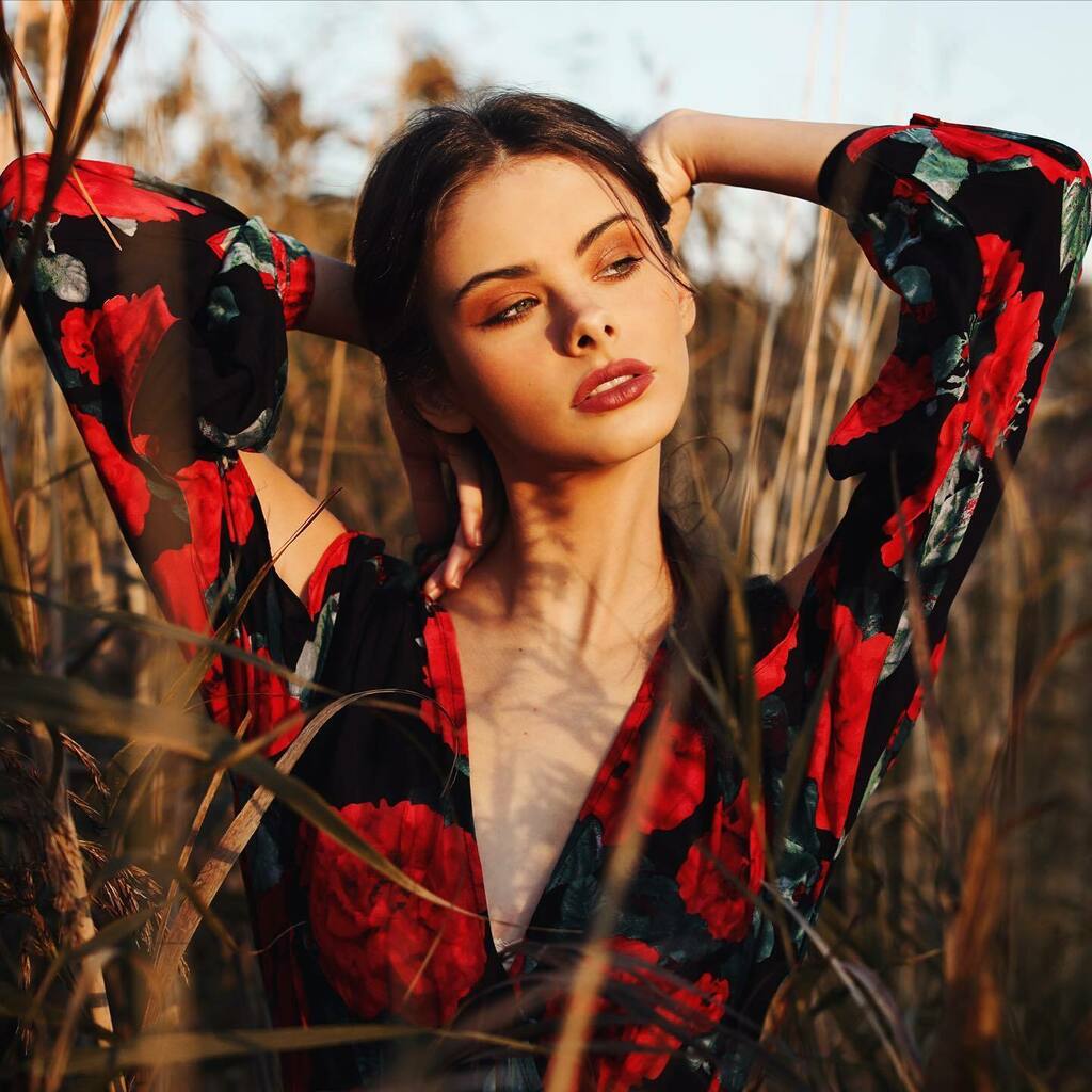 Meika Woollard 2020 Wallpapers