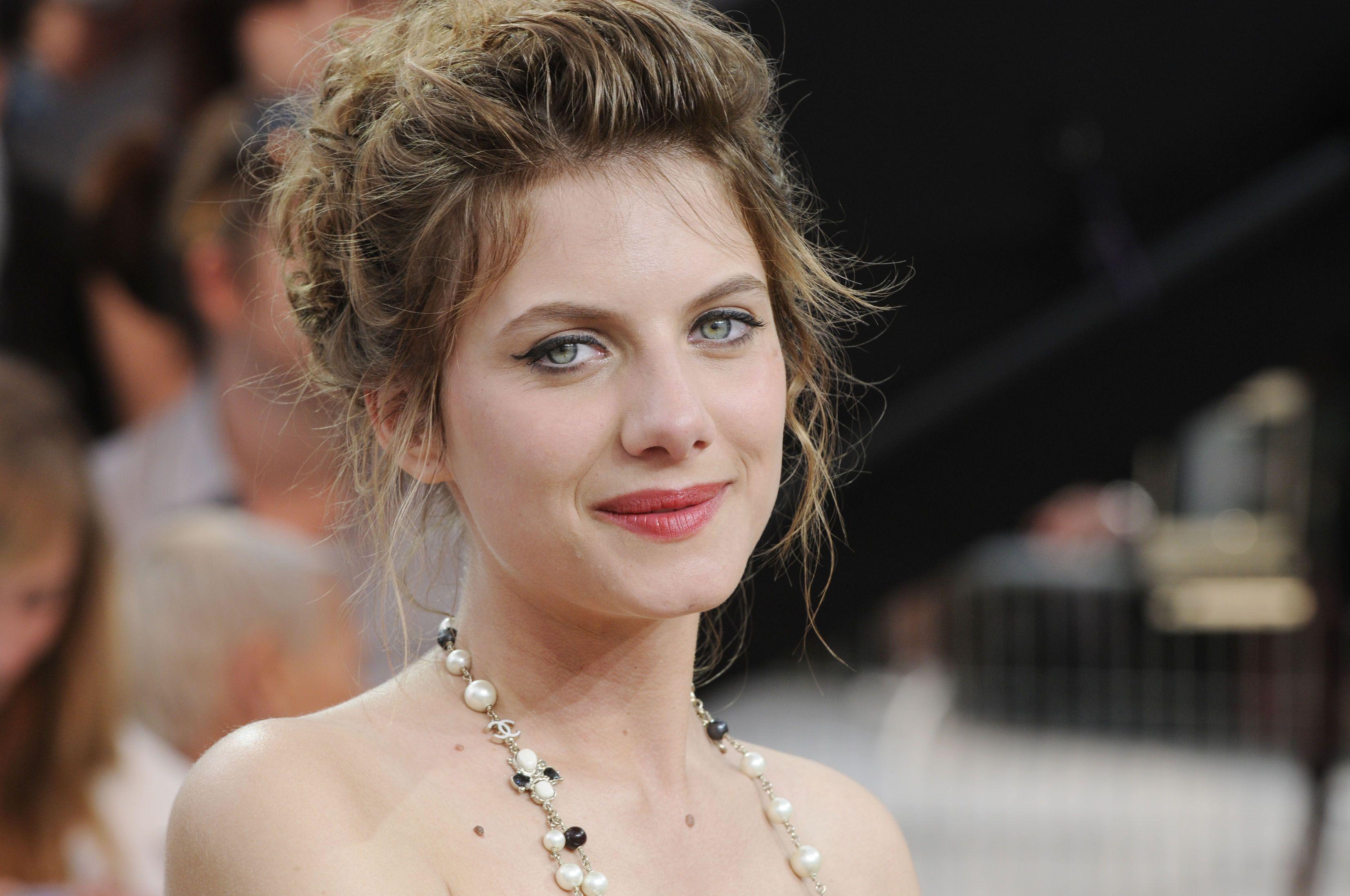 Melanie Laurent Wallpapers