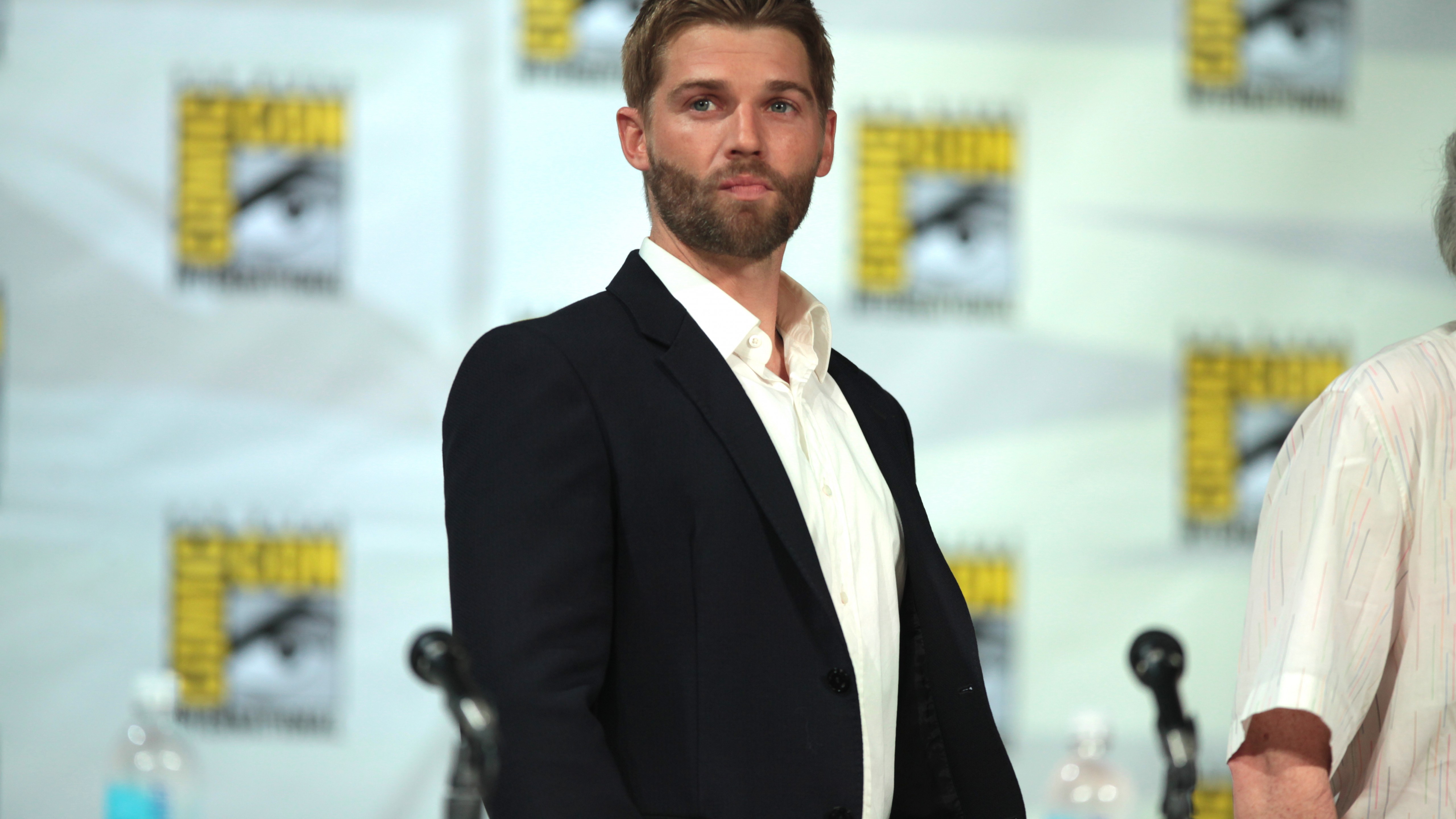 Mike Vogel Wallpapers