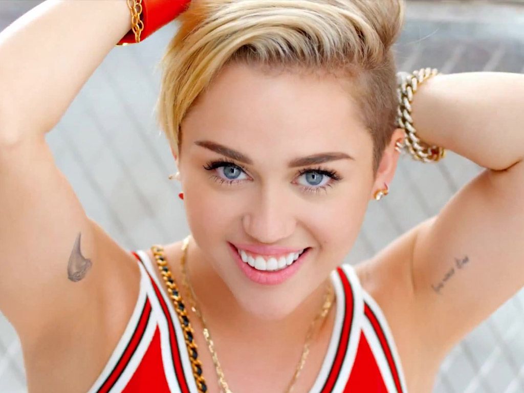 Miley Cyrus Cute Wallpapers