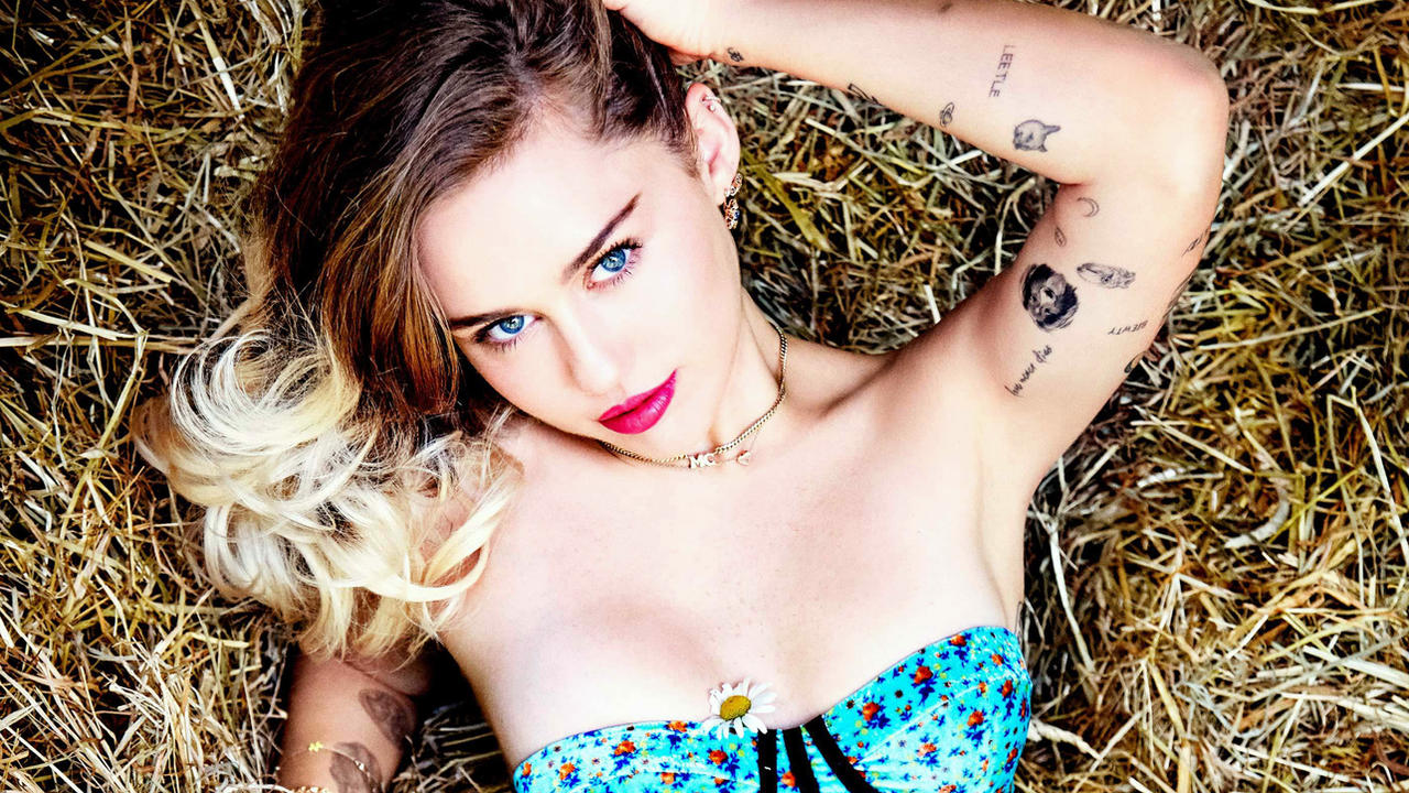 Miley Cyrus Cute 2017 Wallpapers