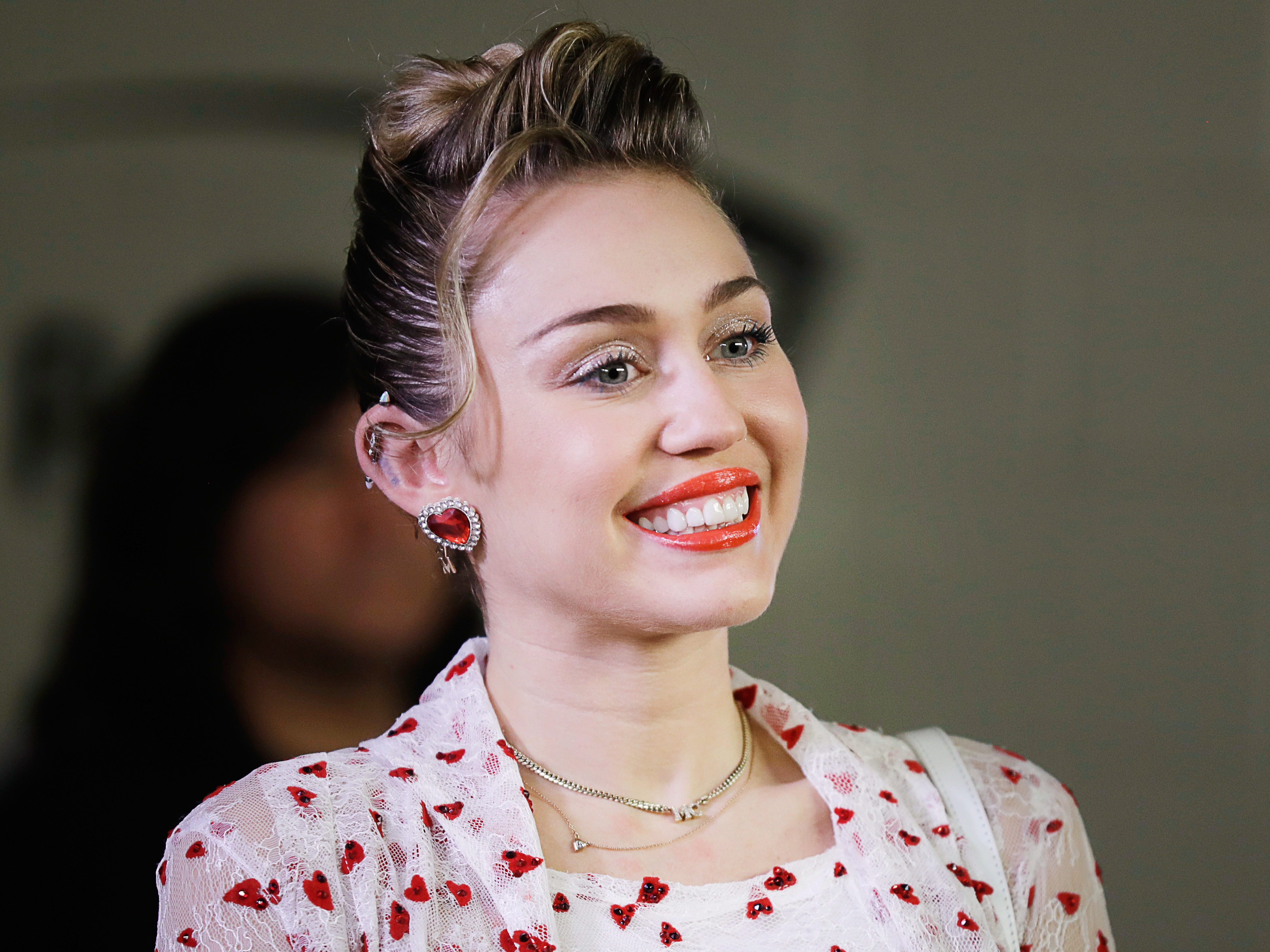 Miley Cyrus Cute 2017 Wallpapers