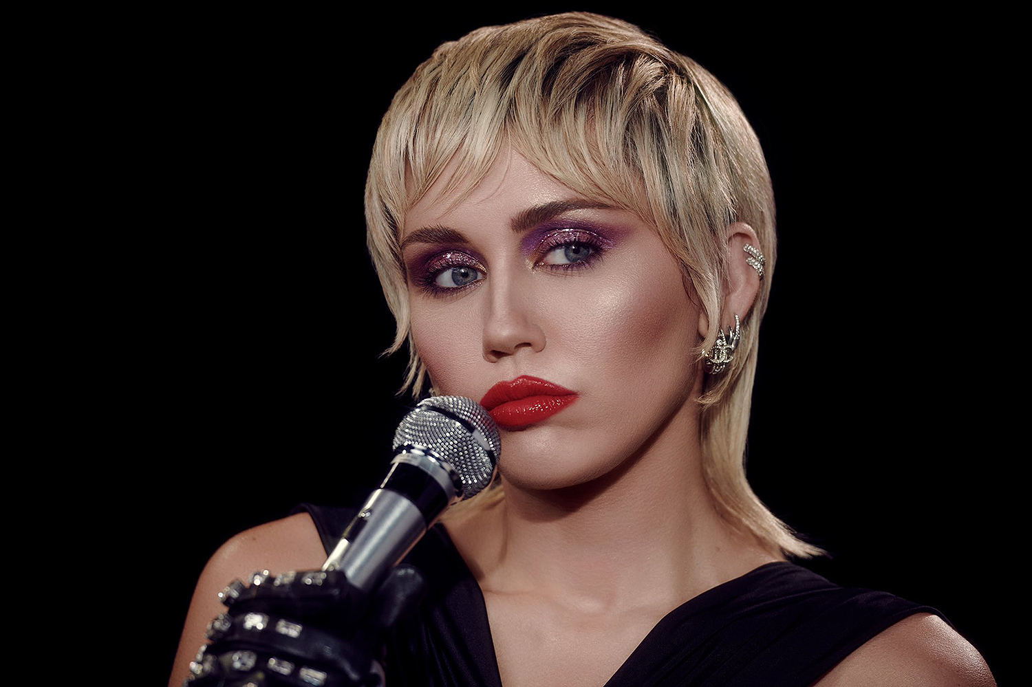 Miley Cyrus Face 2020 Wallpapers