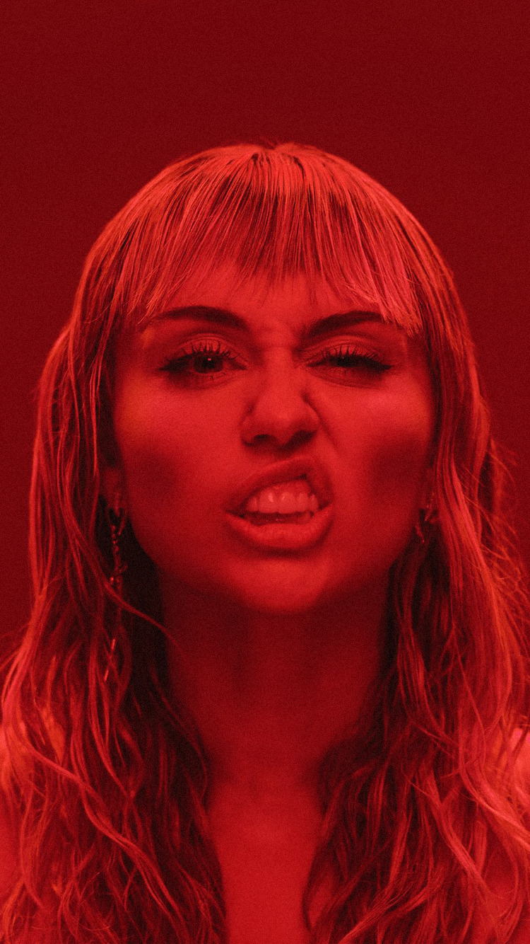 Miley Cyrus Face 2020 Wallpapers