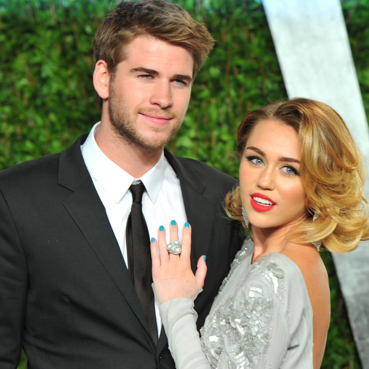 miley cyrus, girl, ring Wallpapers