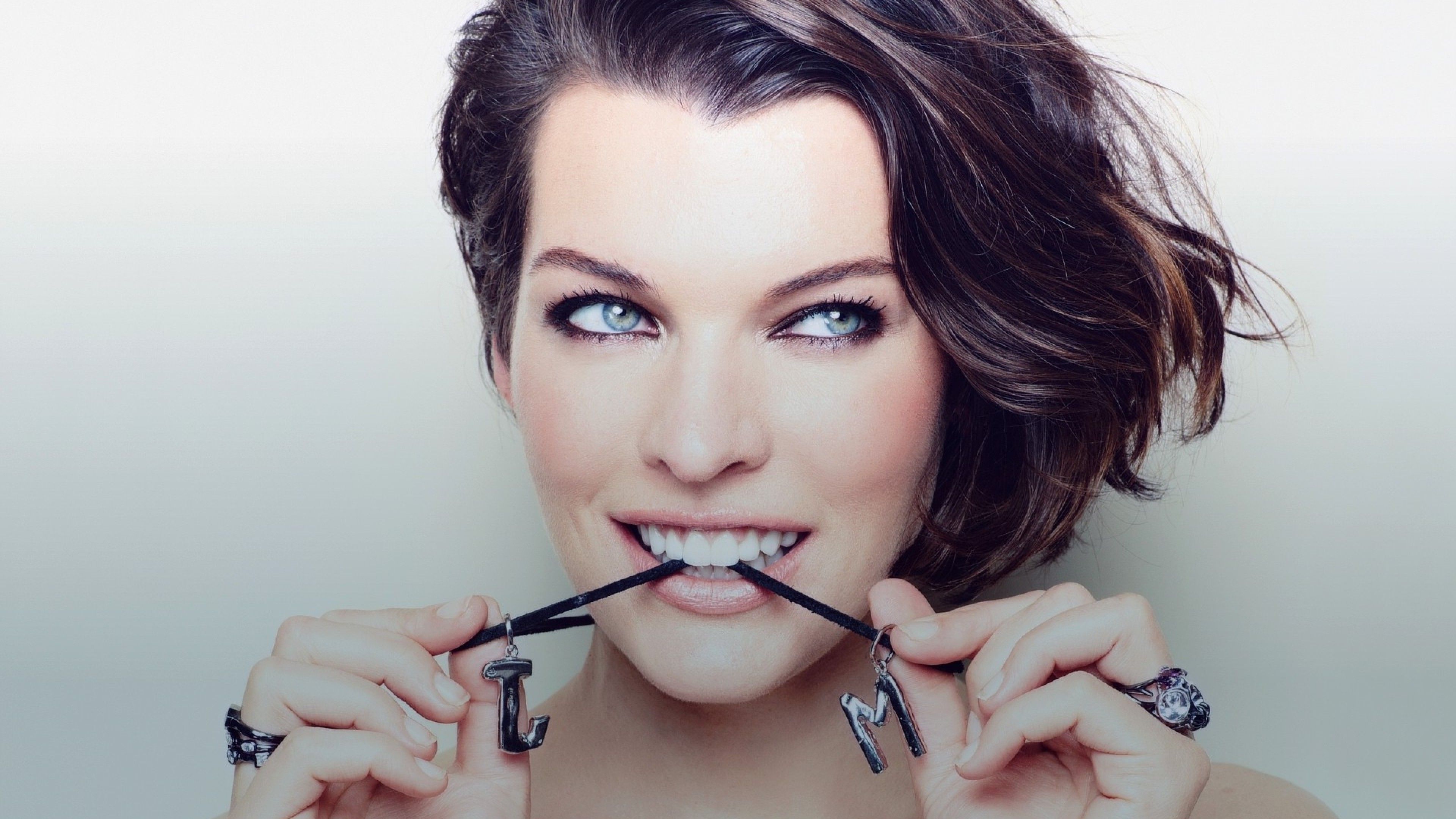 Milla Jovovich Wallpapers