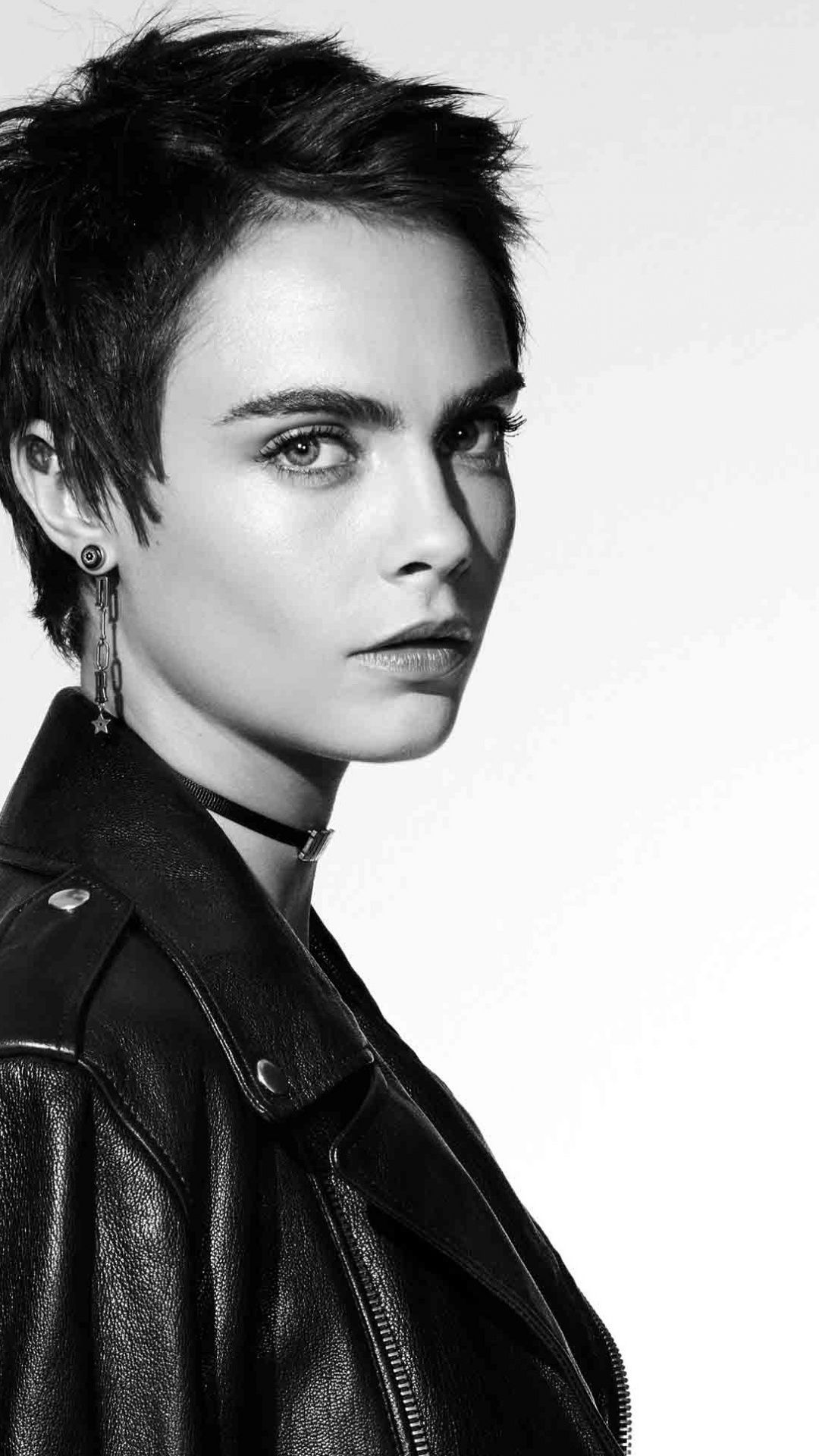 Model Cara Delevingne Short Hair Wallpapers