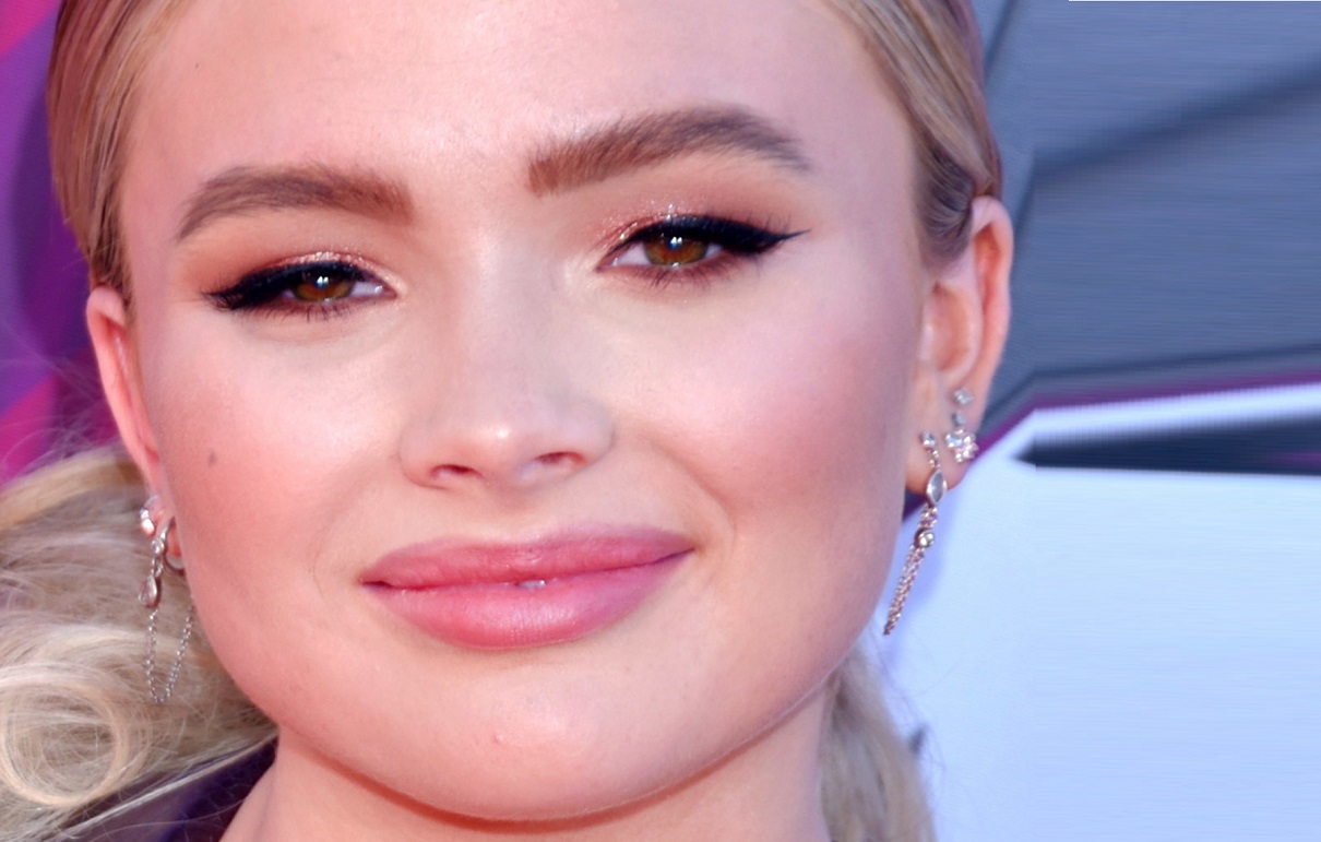 Natalie Alyn Lind Big Sky Wallpapers