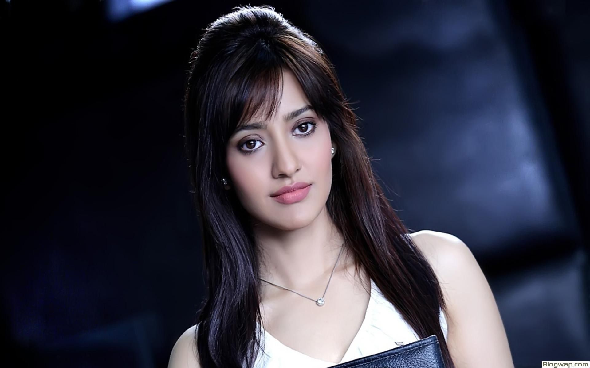 Neha Sharma Wallpapers