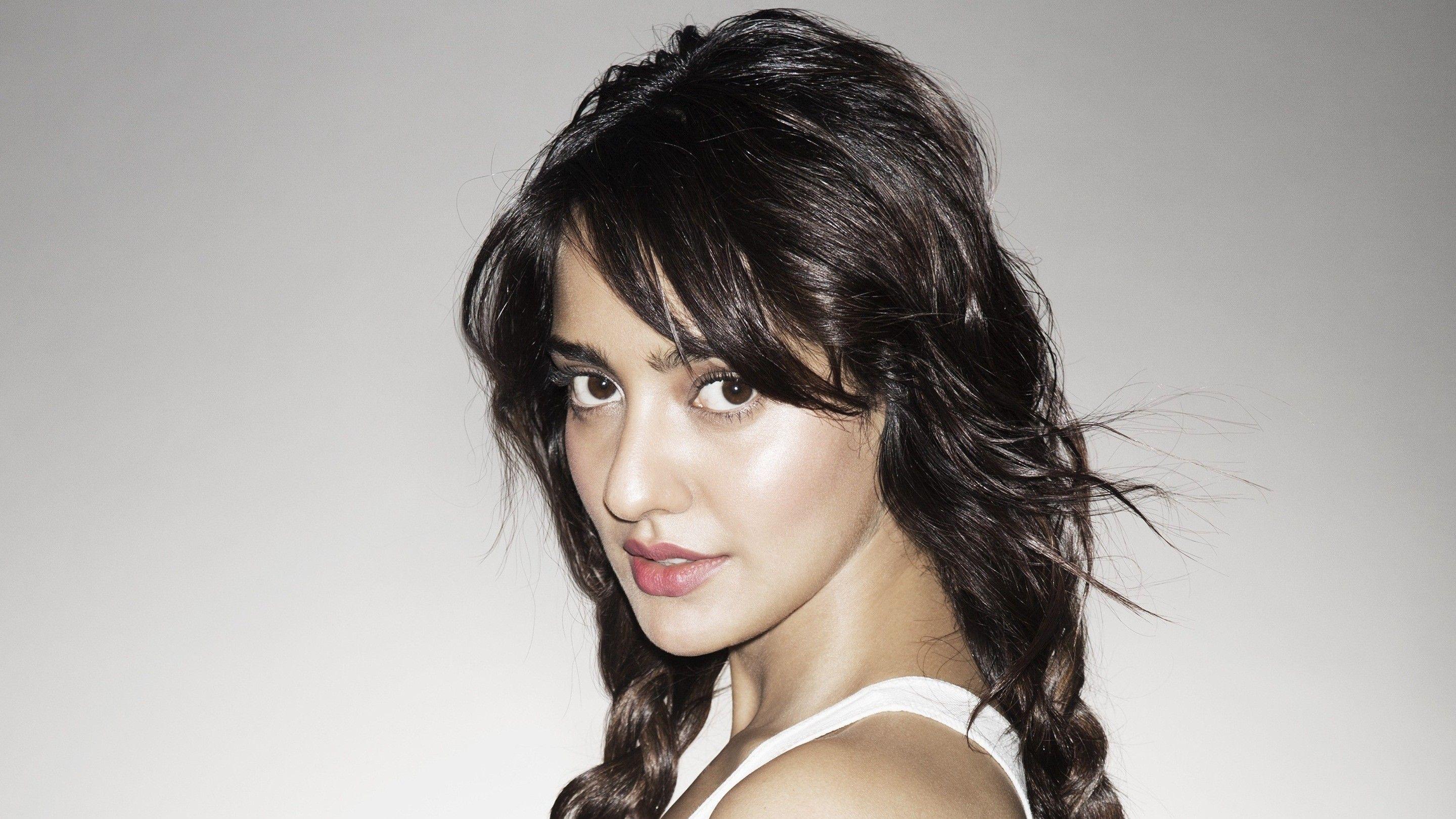 Neha Sharma Wallpapers