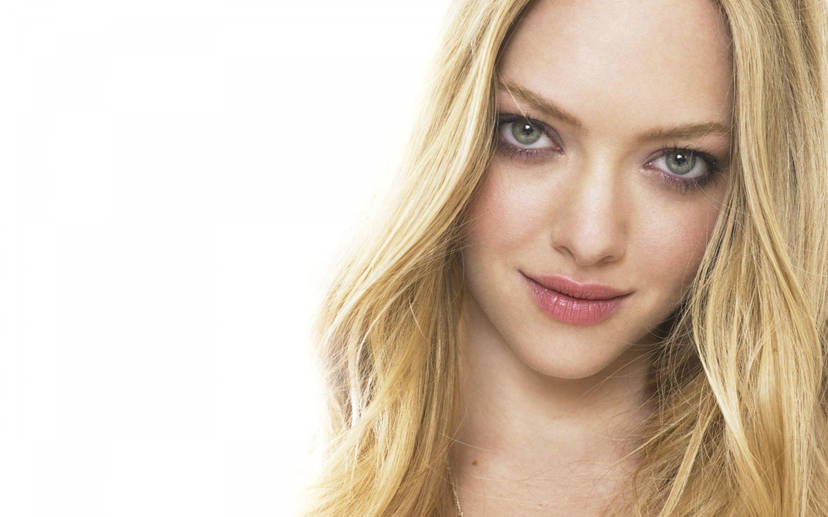 New Amanda Seyfried Wallpapers