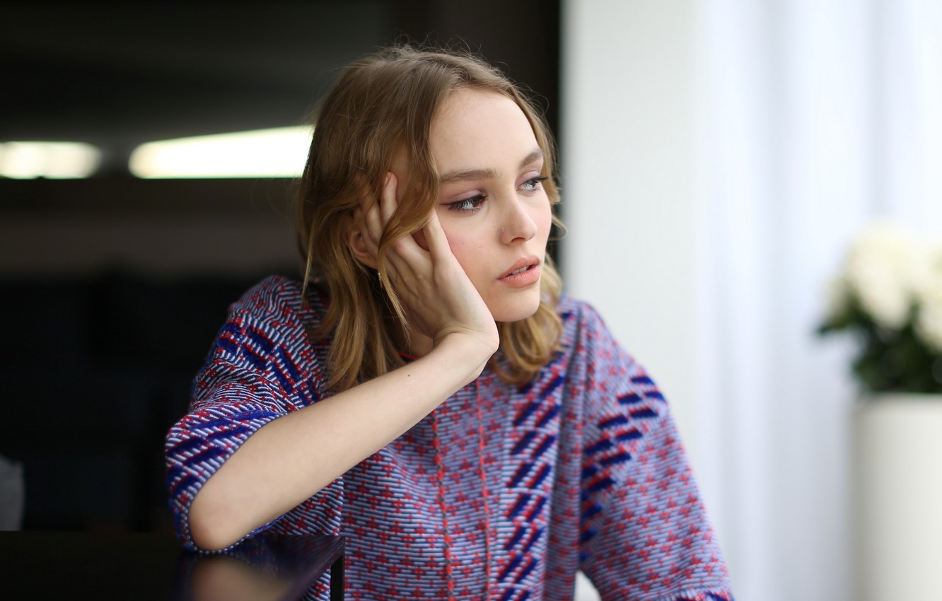 New Lily-Rose Depp Wallpapers