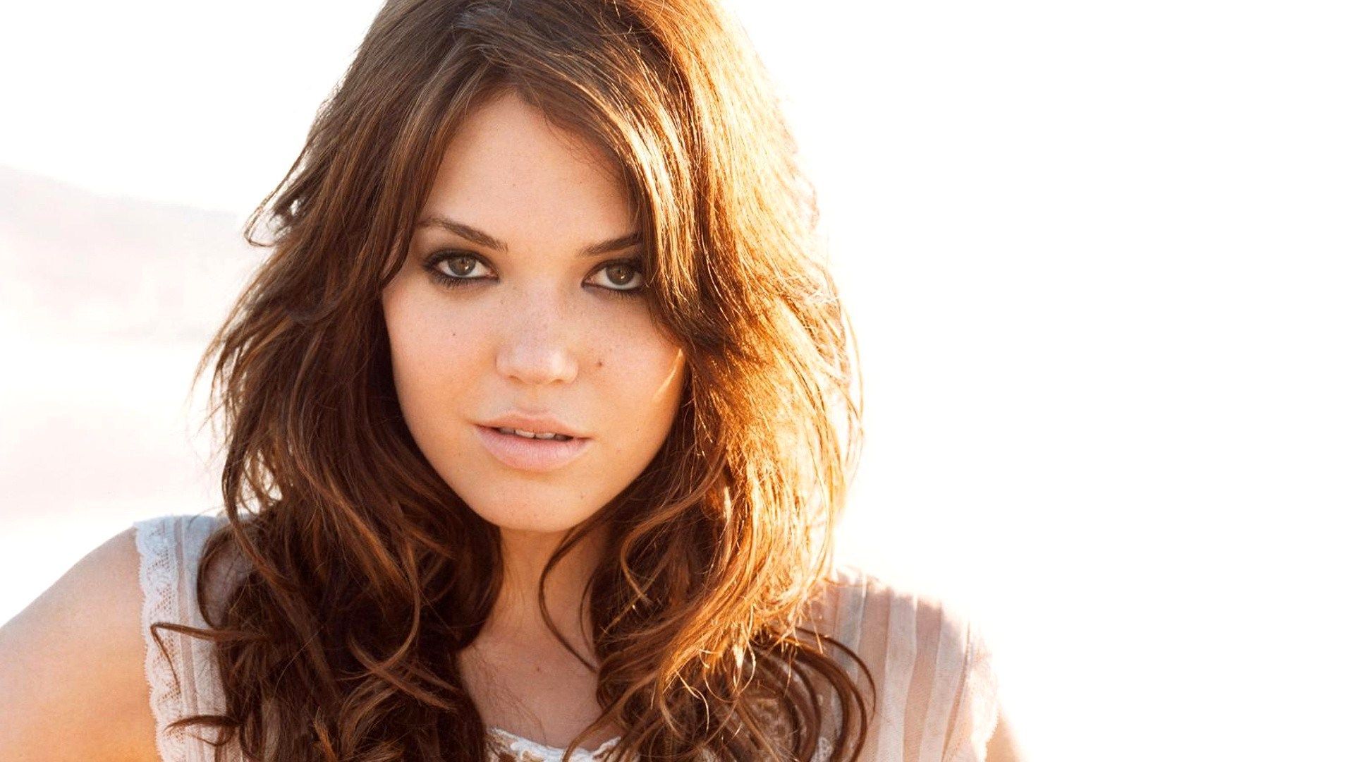 New Mandy Moore Wallpapers