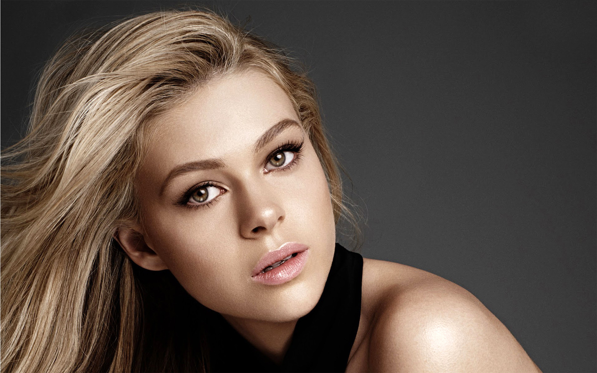 Nicola Peltz Photoshoot Wallpapers