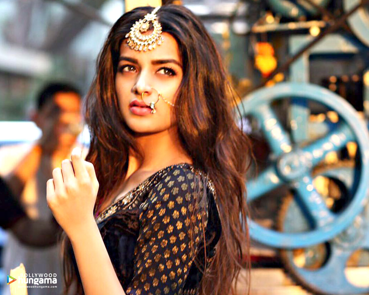 Nidhhi Agerwal Wallpapers