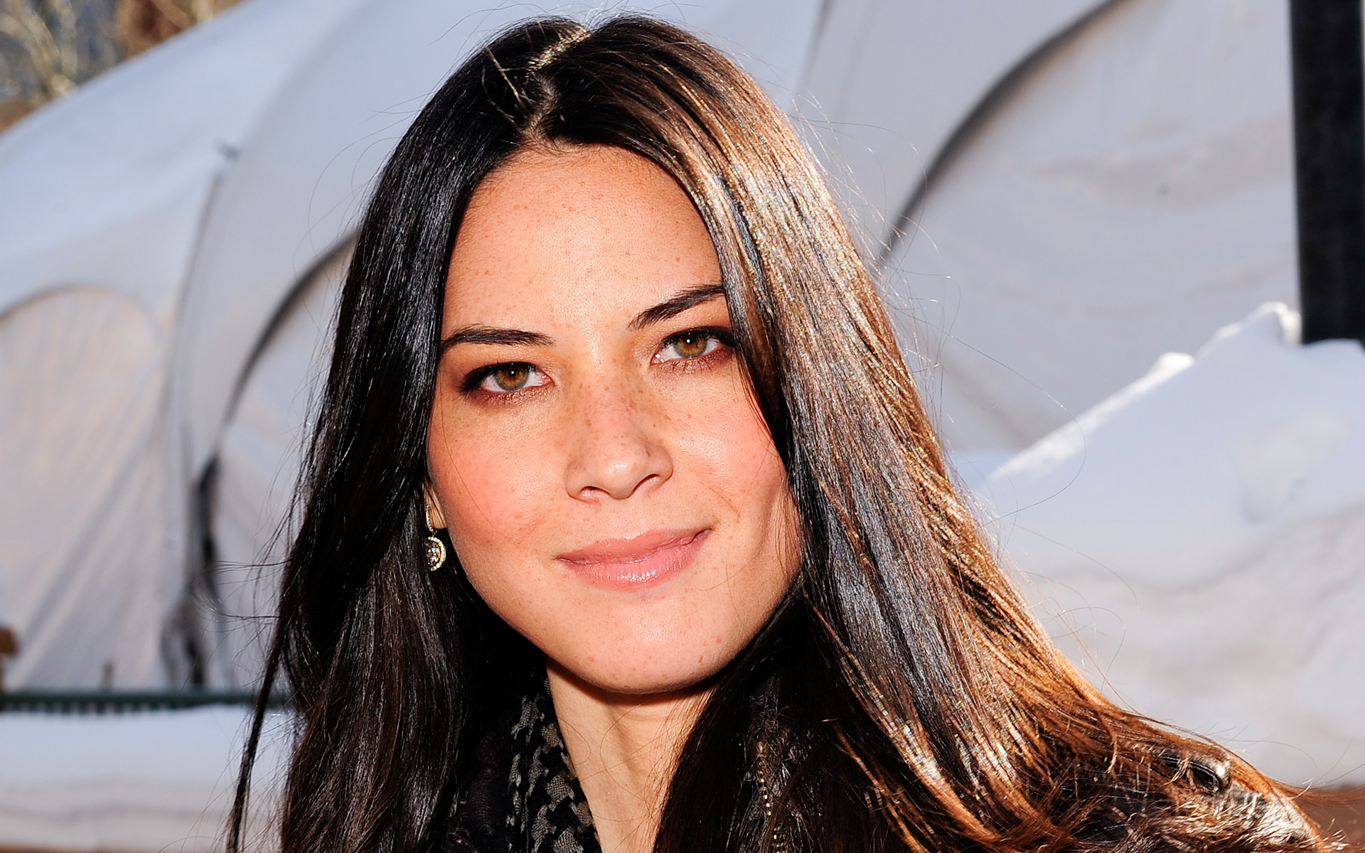 Olivia Munn Actress Wallpapers