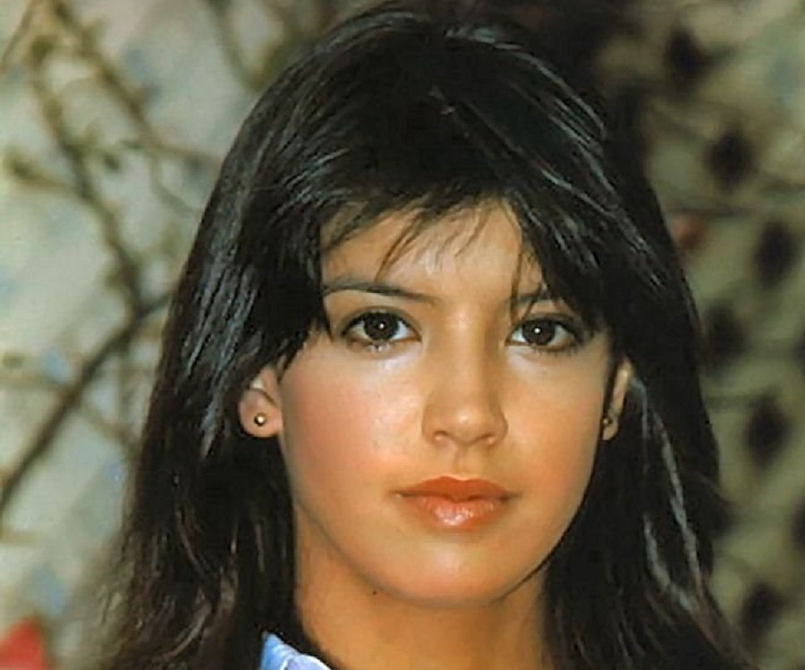 Phoebe Cates Wallpapers