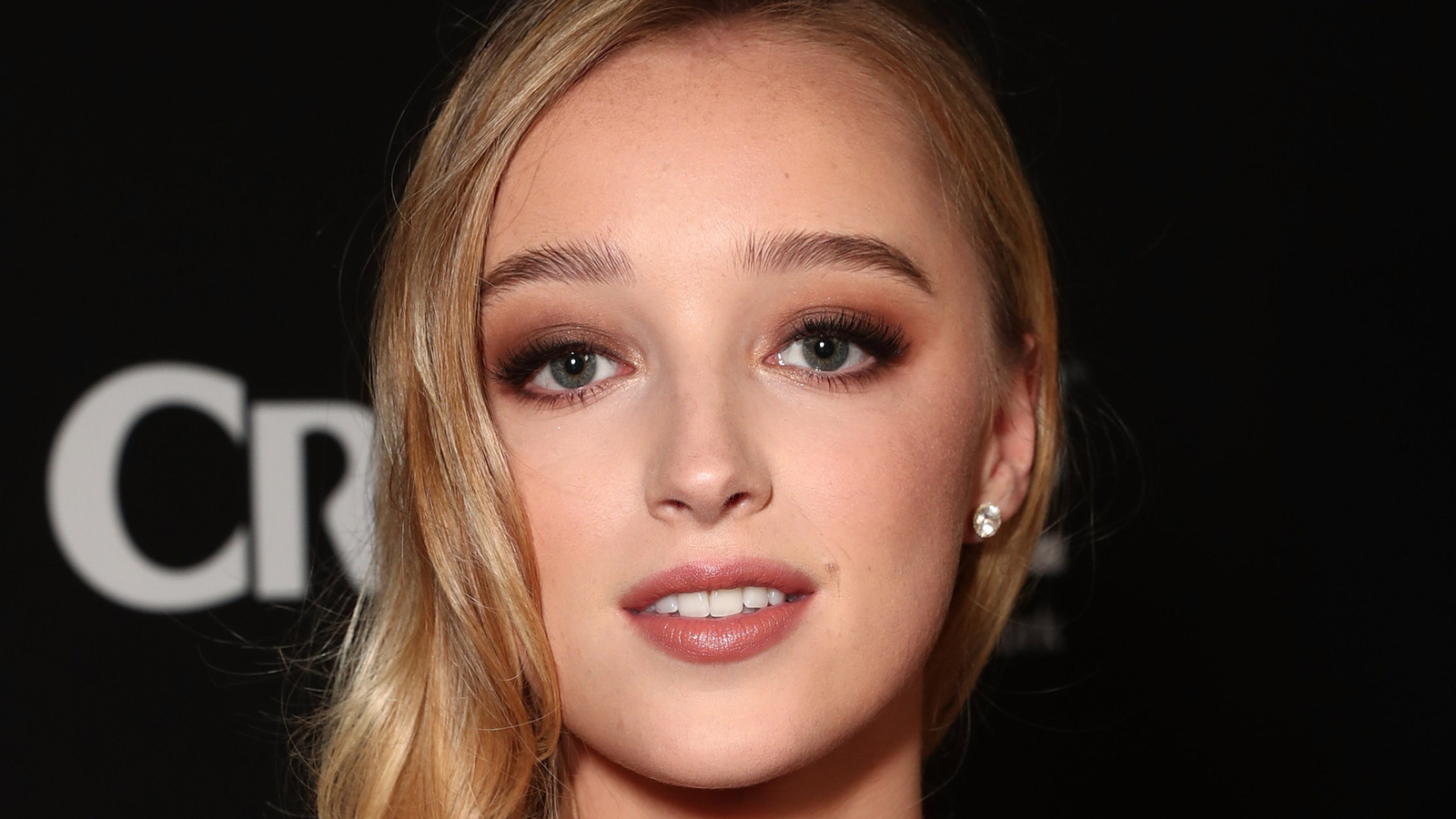 Phoebe Dynevor 2021 Wallpapers