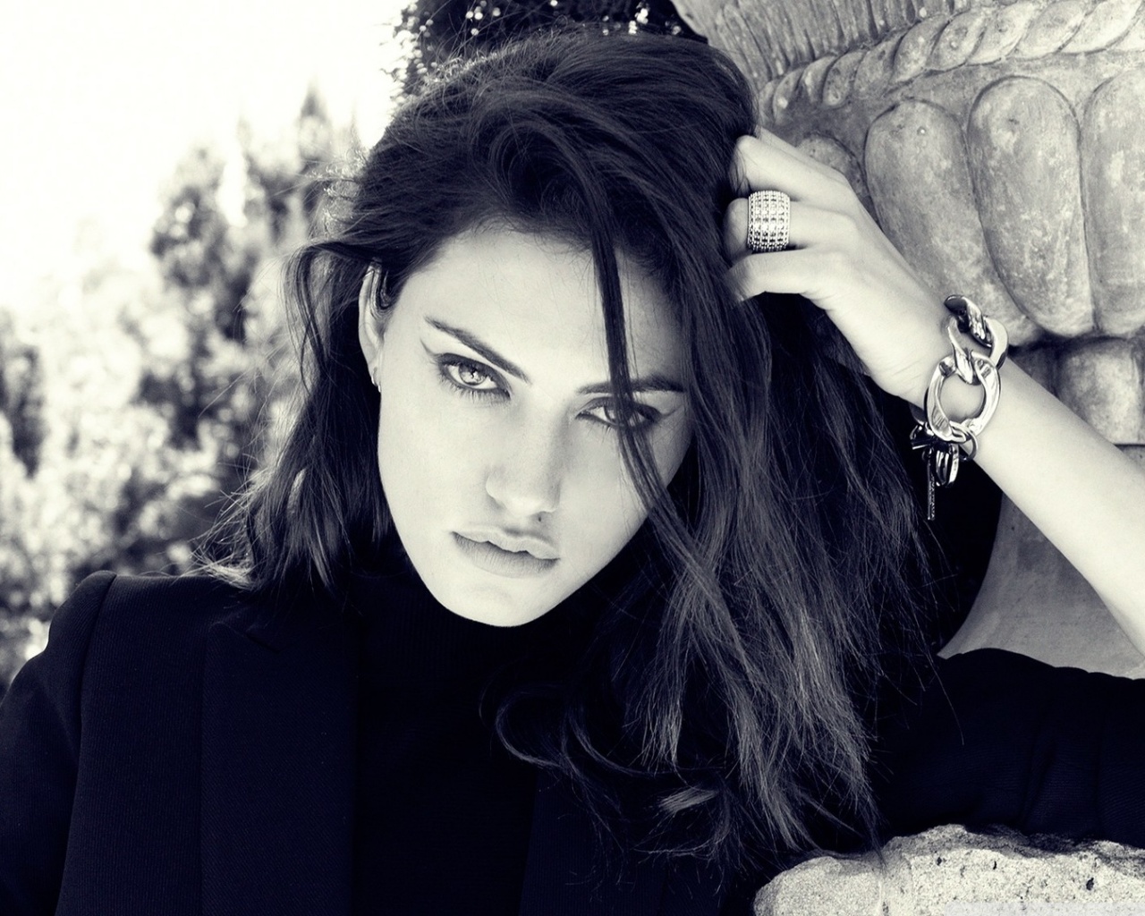 Phoebe Tonkin Wallpapers