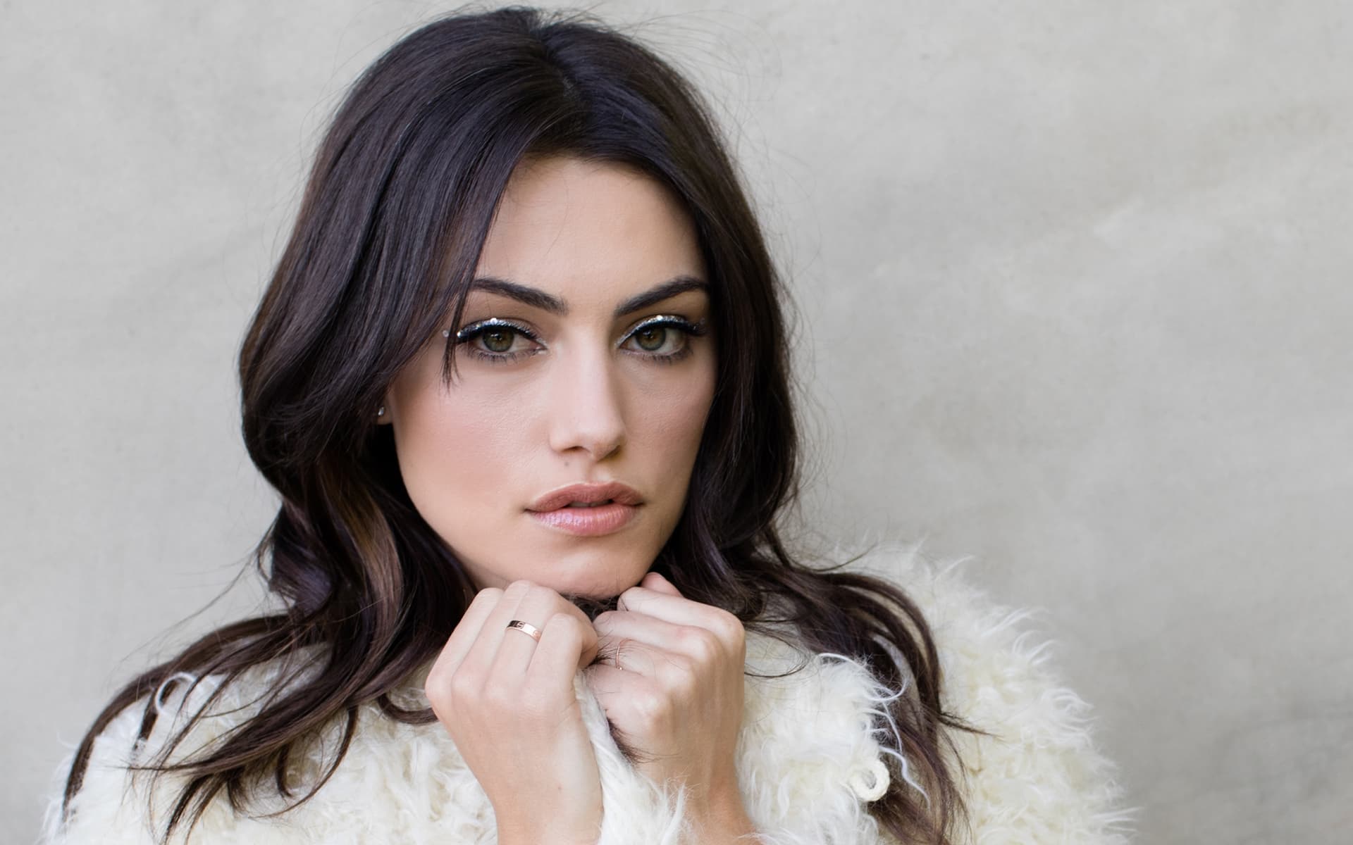 Phoebe Tonkin Australian Wallpapers