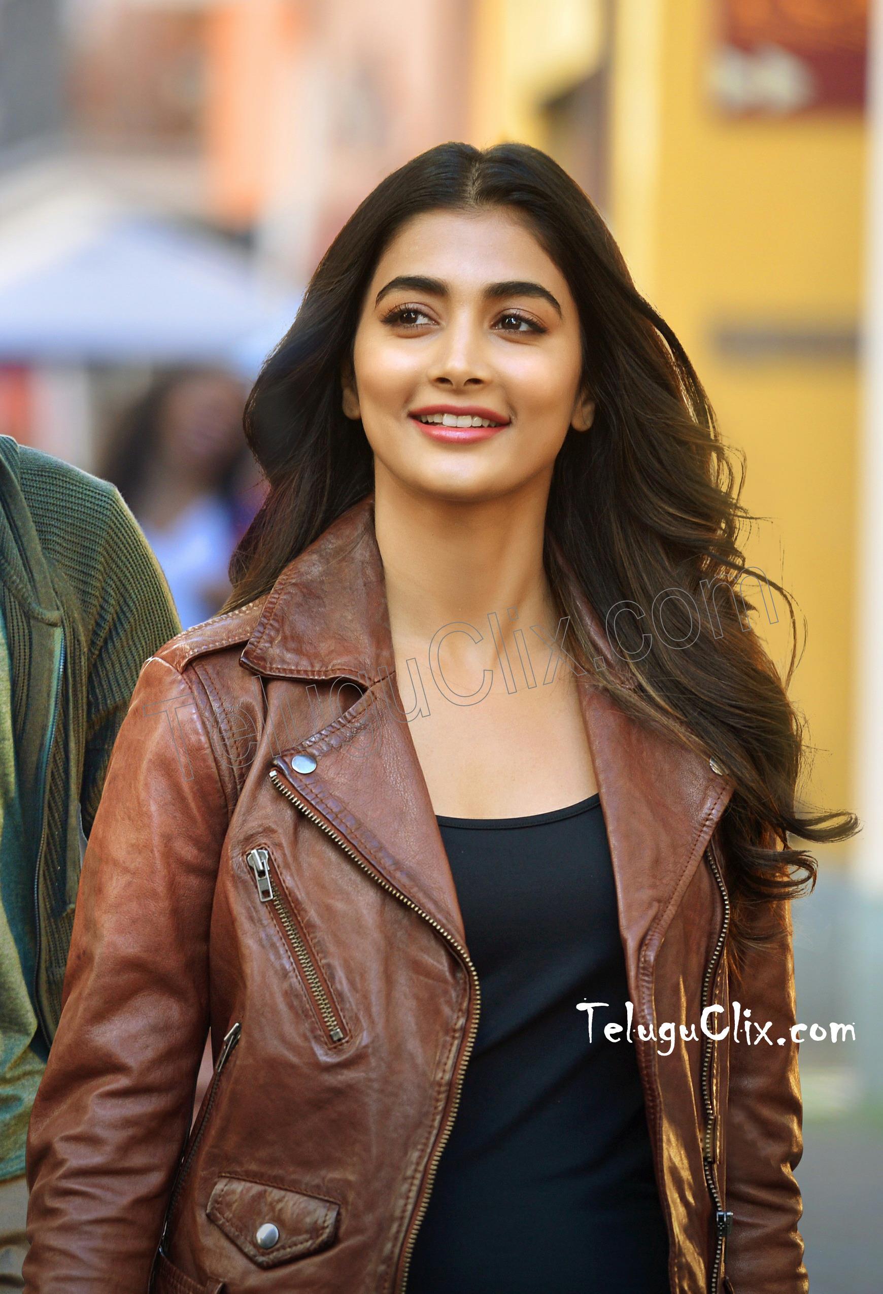 Pooja Hegde Wallpapers