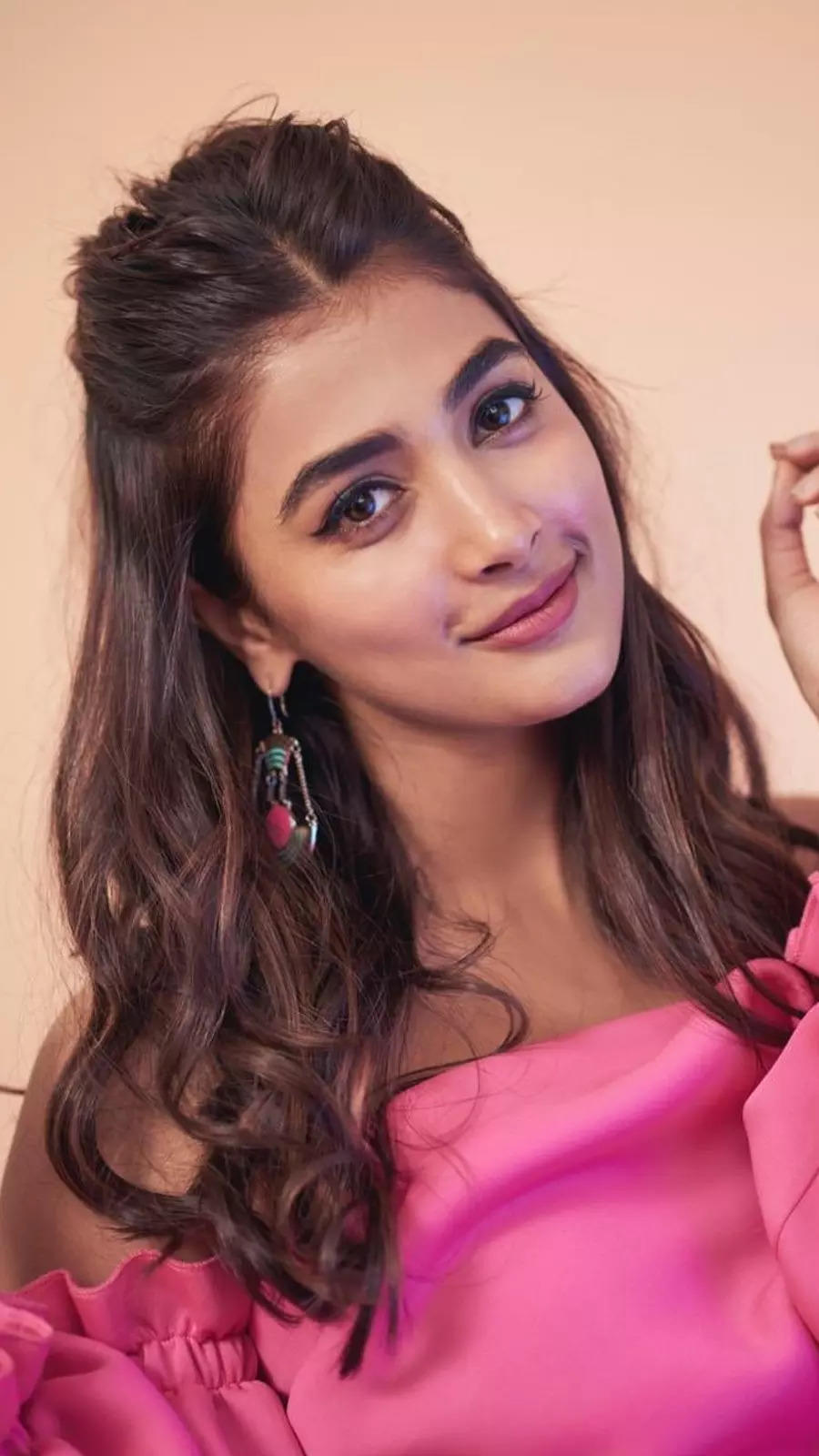 Pooja Hegde Wallpapers