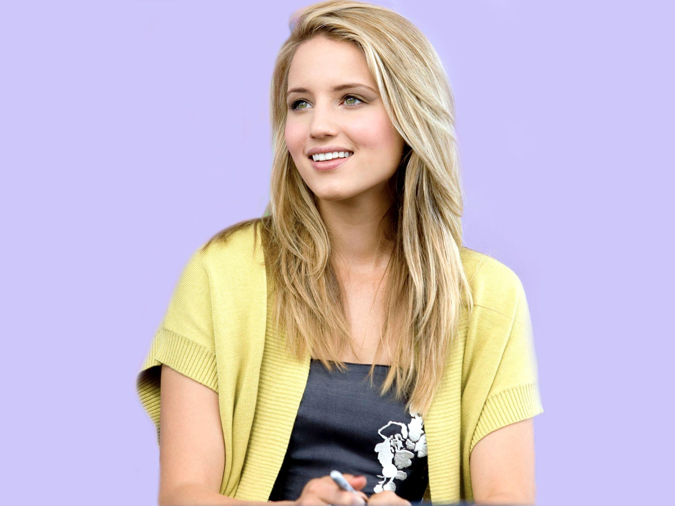 Pretty Dianna Agron Wallpapers