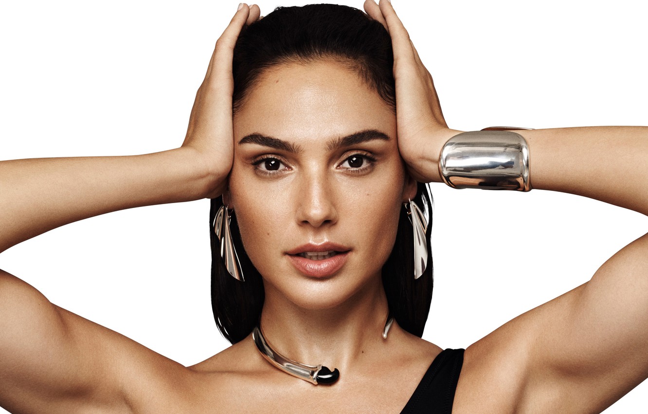 Pretty Gal Gadot For Glamor Magazine Wallpapers