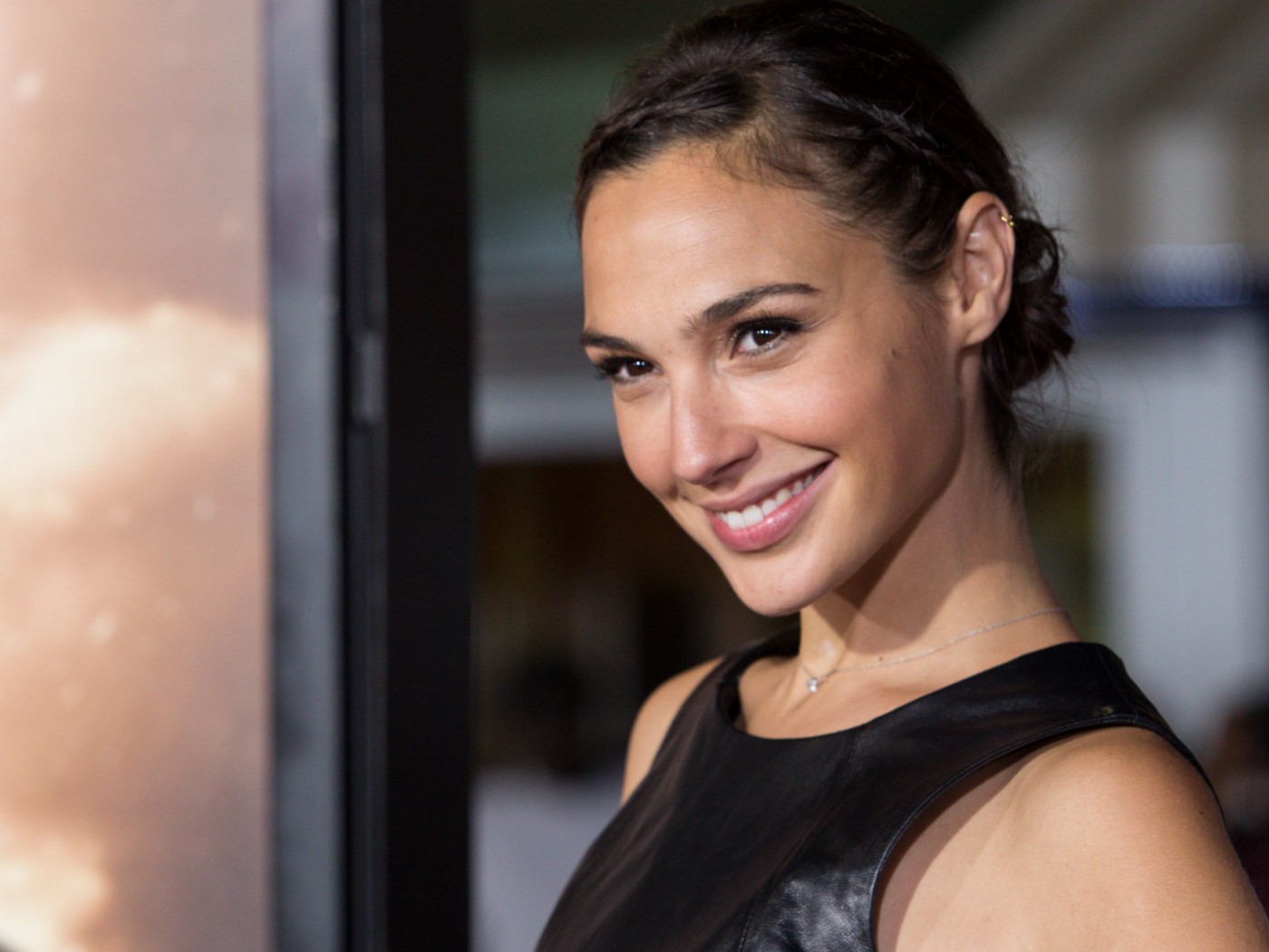 Pretty Gal Gadot For Glamor Magazine Wallpapers