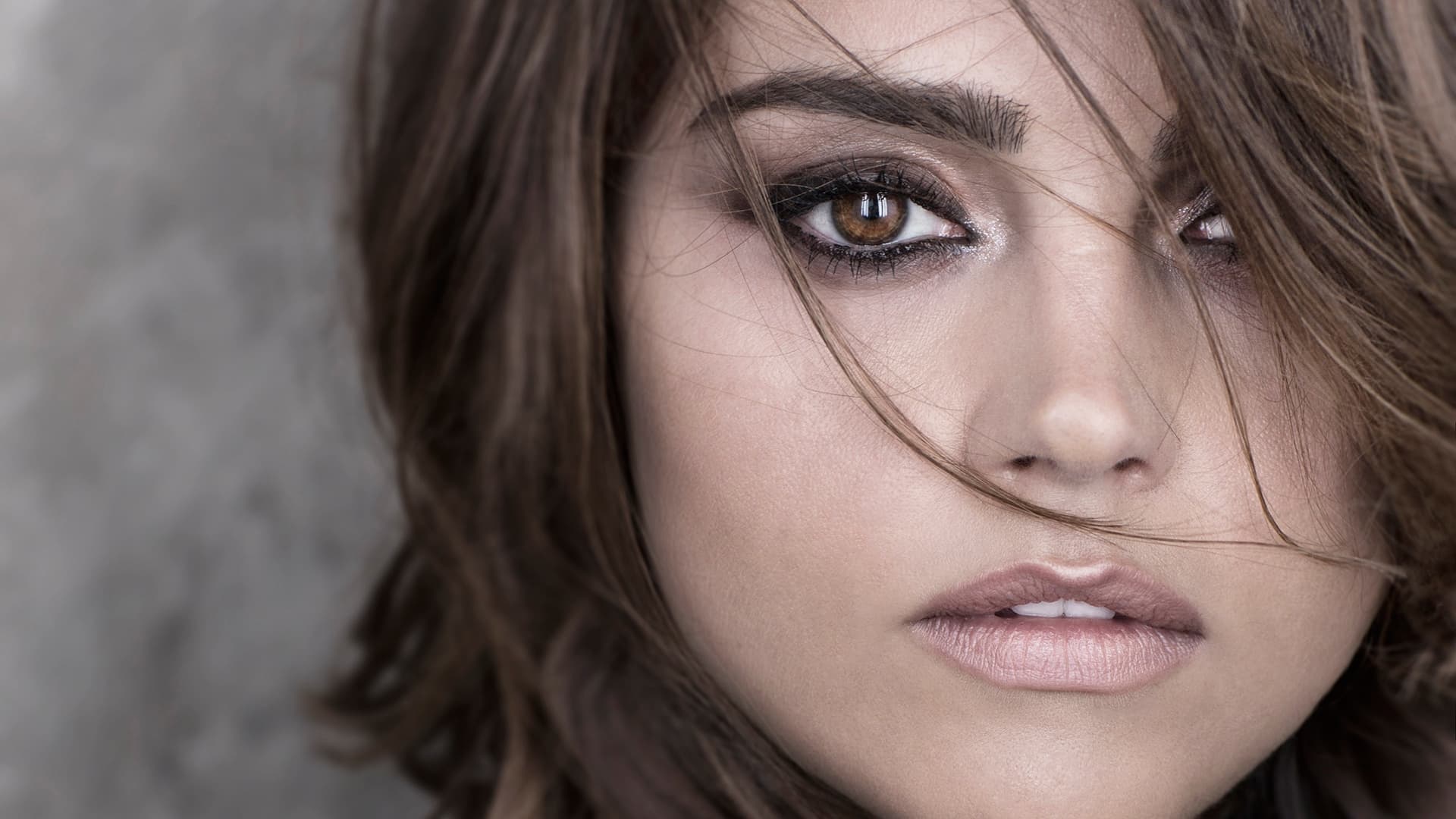 Pretty Jenna Coleman Smiling Wallpapers