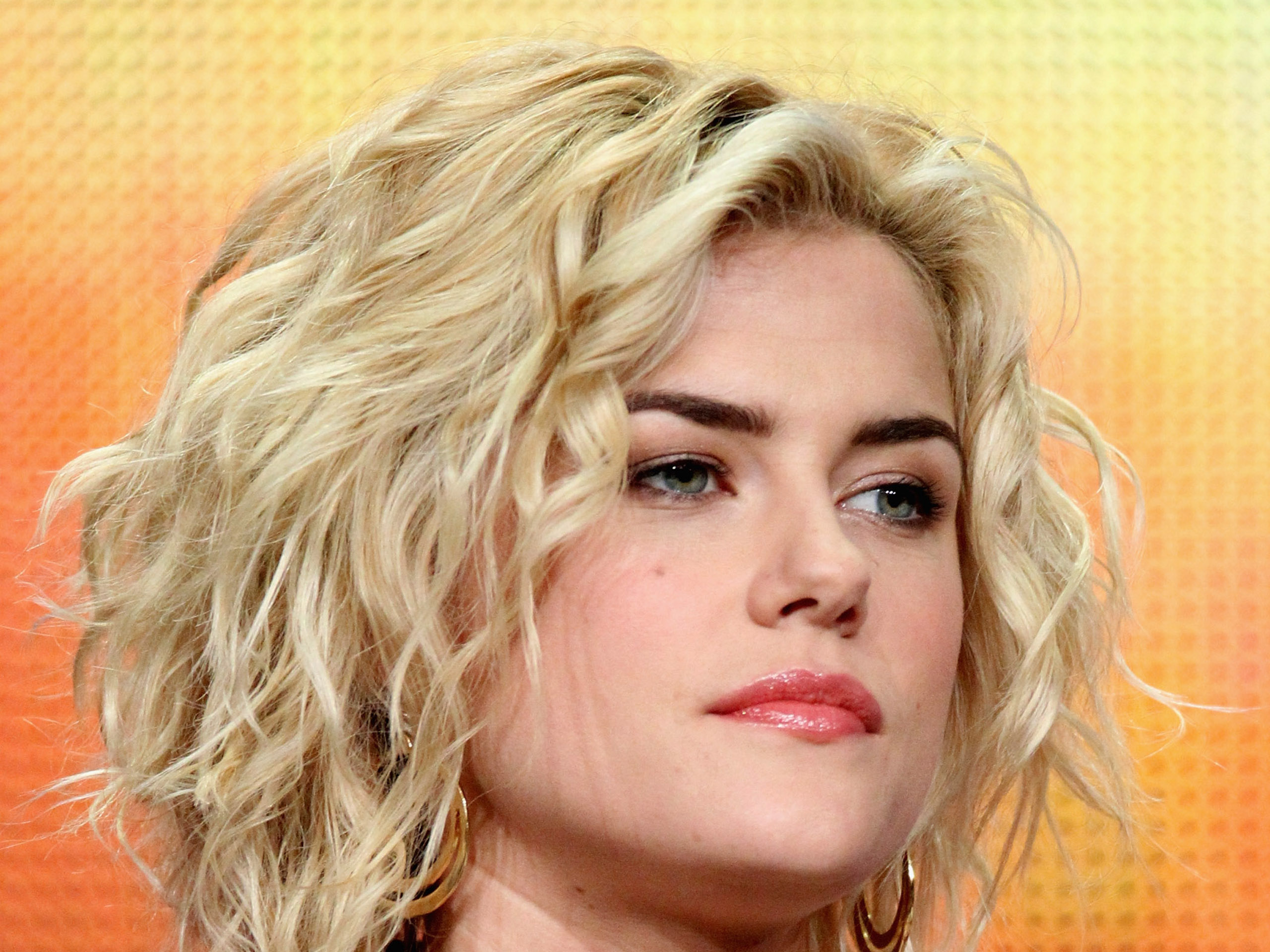Rachael Taylor Wallpapers