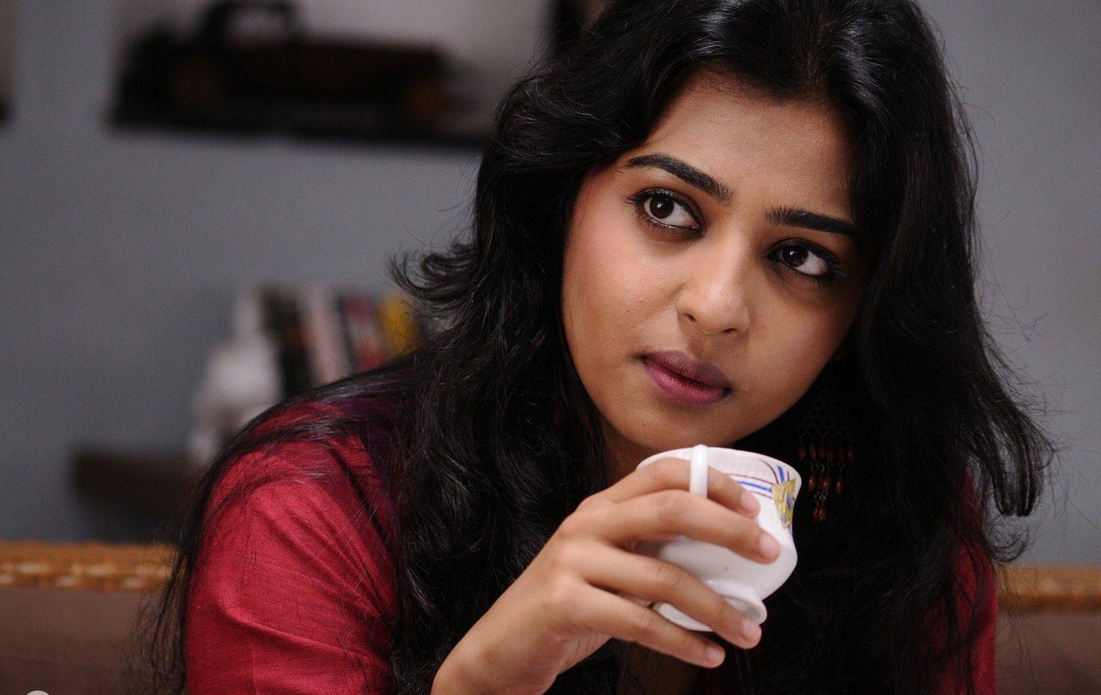 Radhika Apte Wallpapers