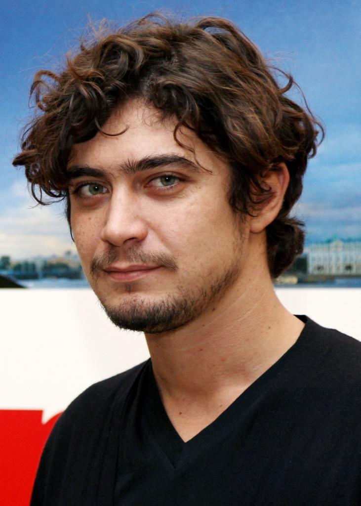 Riccardo Scamarcio Wallpapers