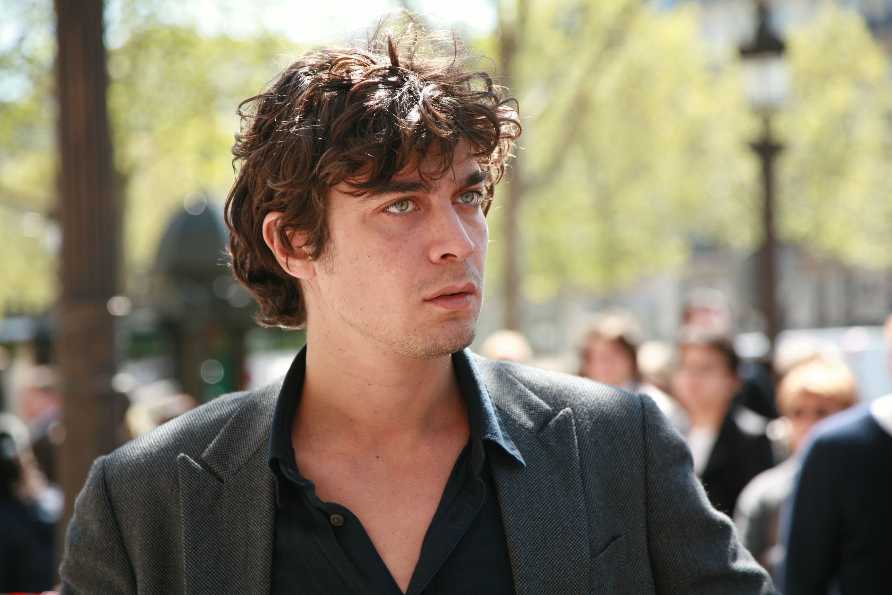 Riccardo Scamarcio Wallpapers