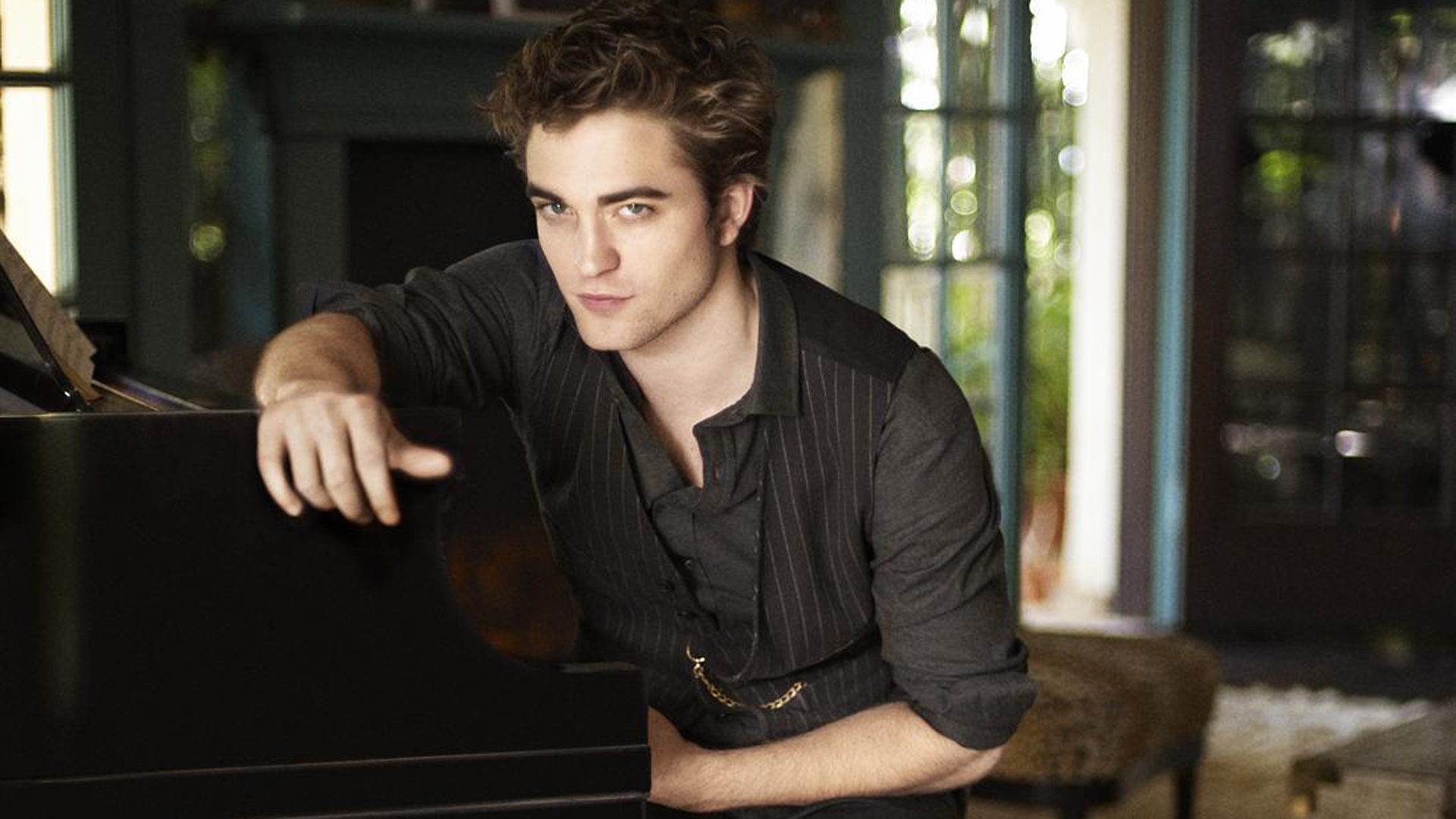 Robert Pattinson Wallpapers