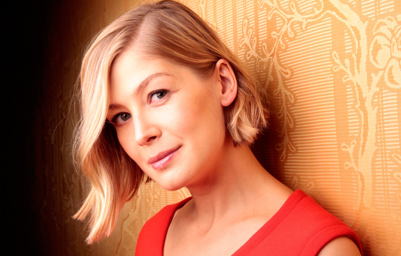 Rosamund Pike Wallpapers