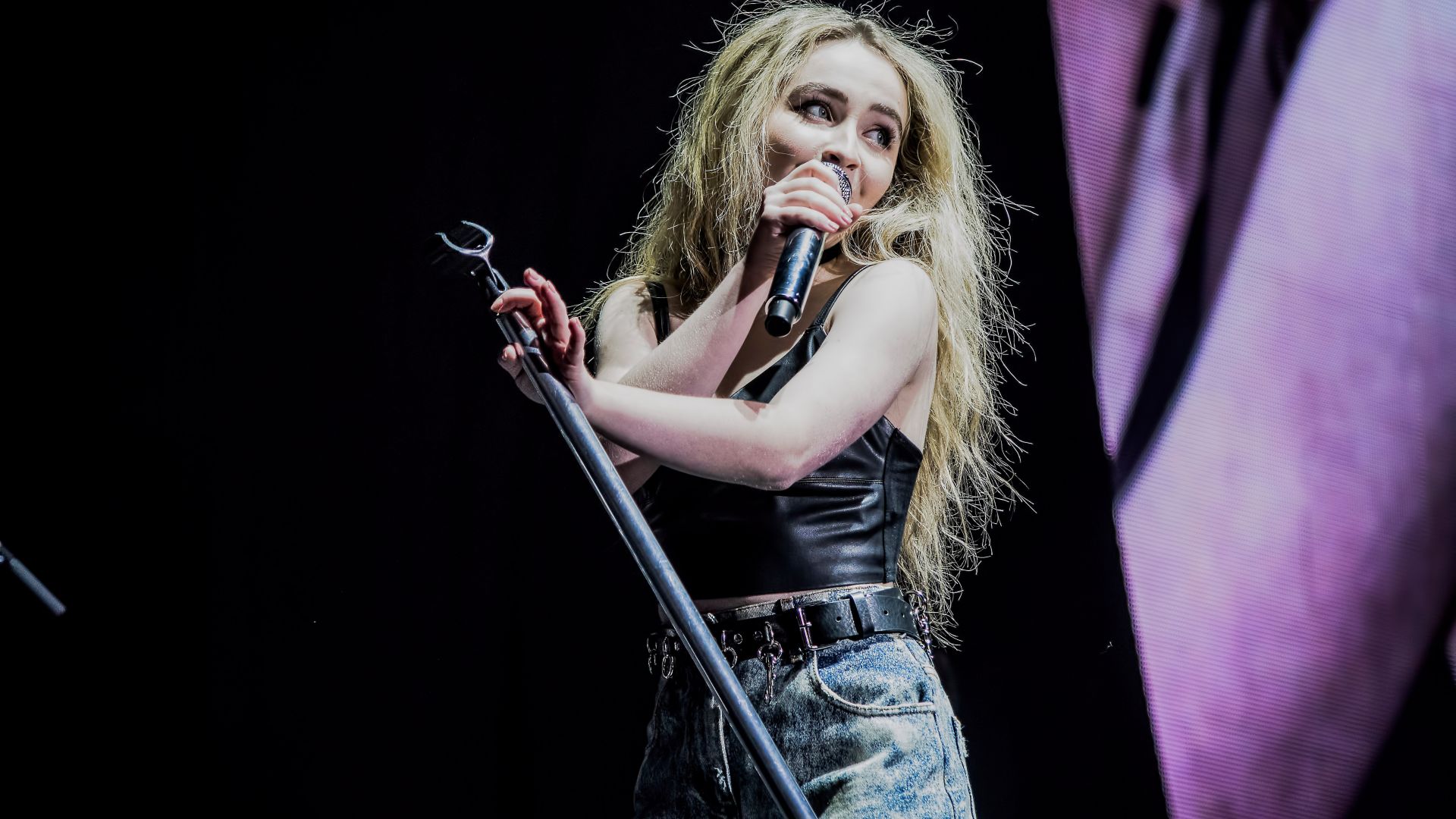 Sabrina Carpenter 2017 Wallpapers