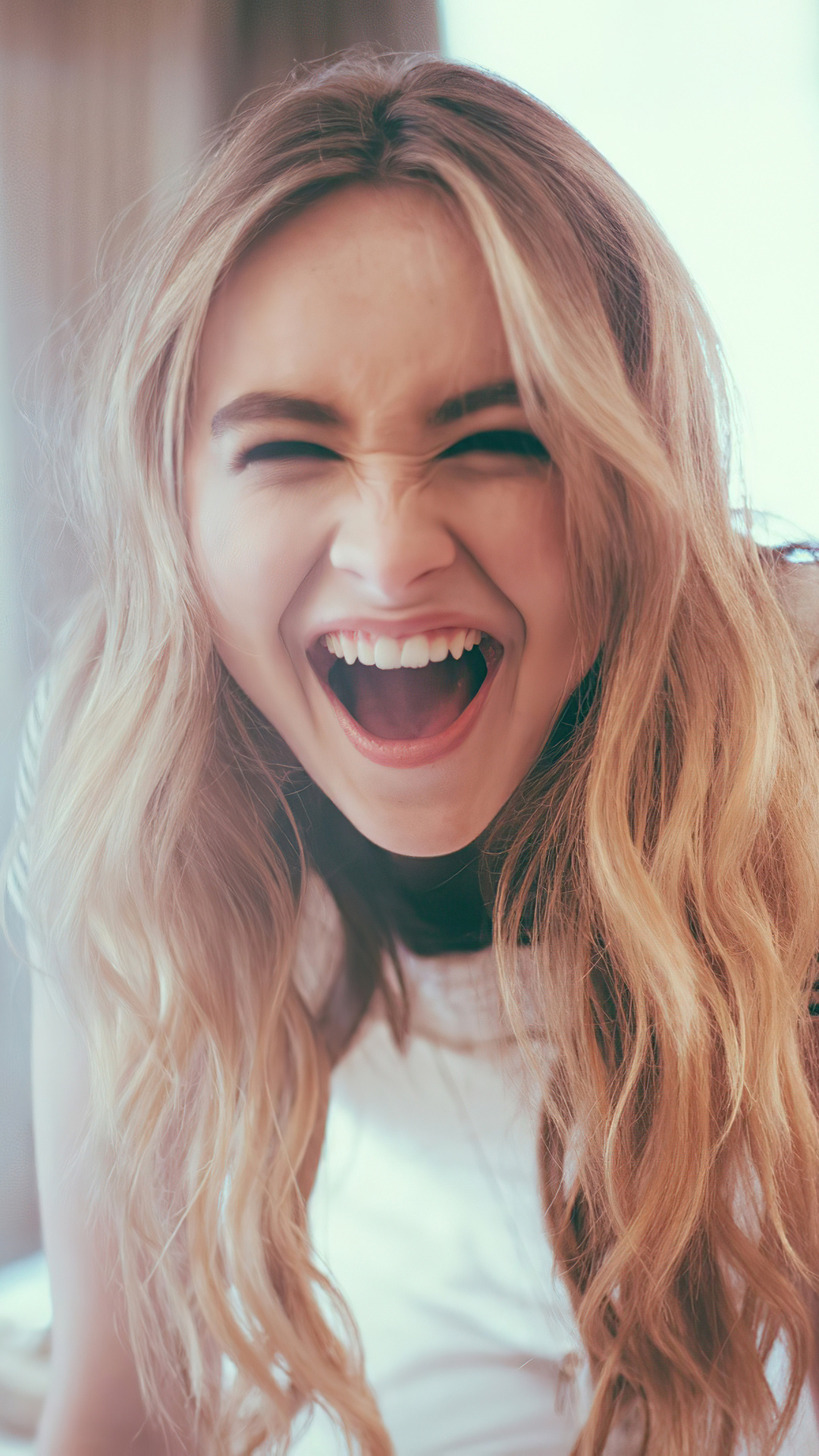 Sabrina Carpenter Cute Wallpapers