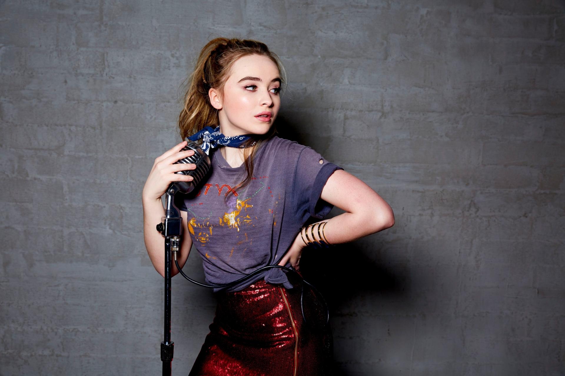 Sabrina Carpenter HD Wallpapers