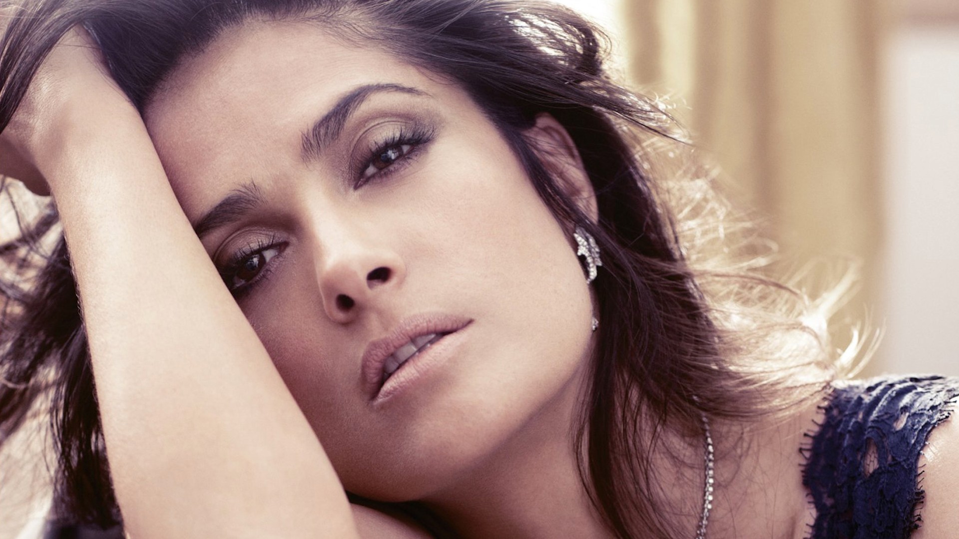 Salma Hayek HD Wallpapers