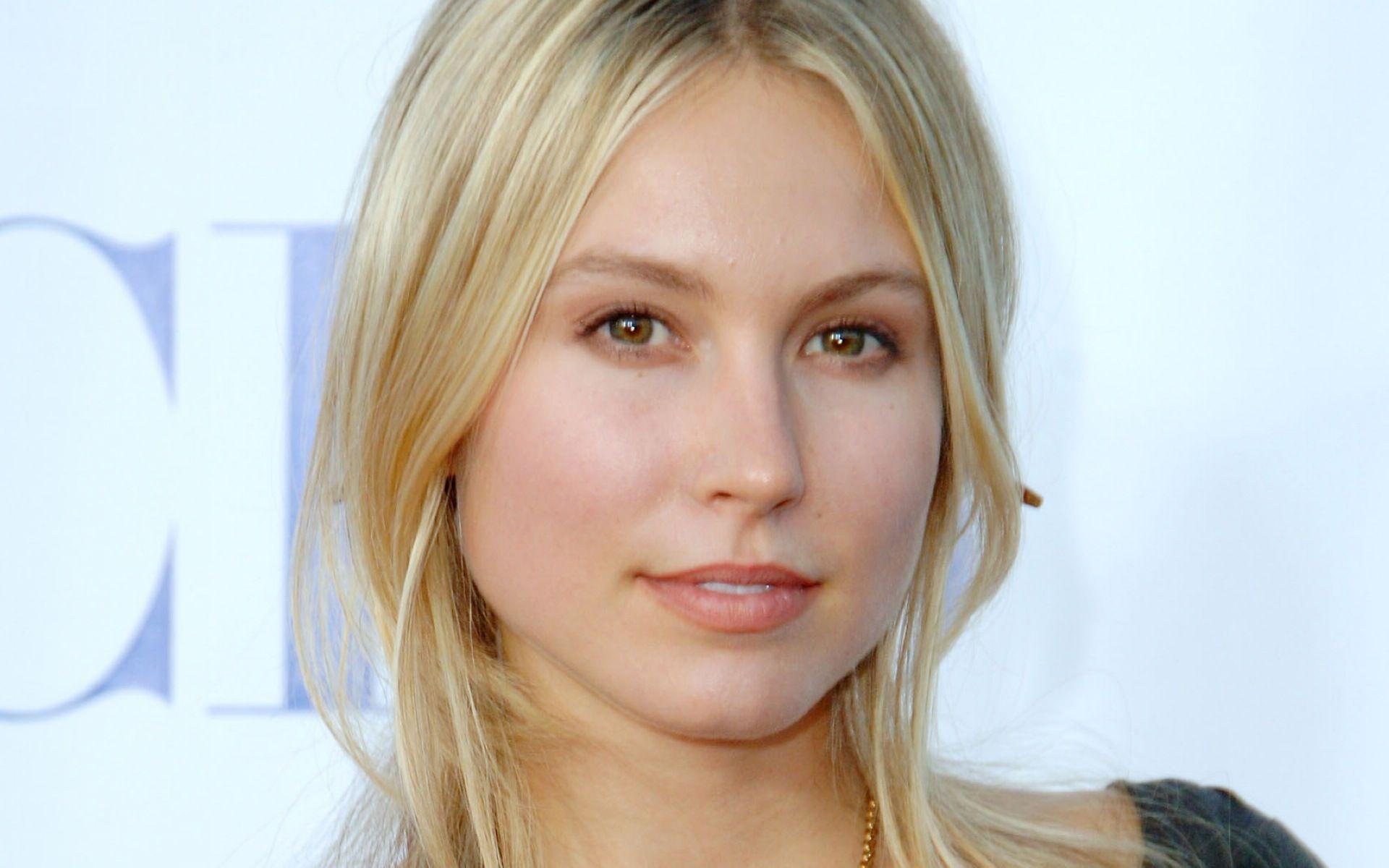 Sarah Carter Wallpapers